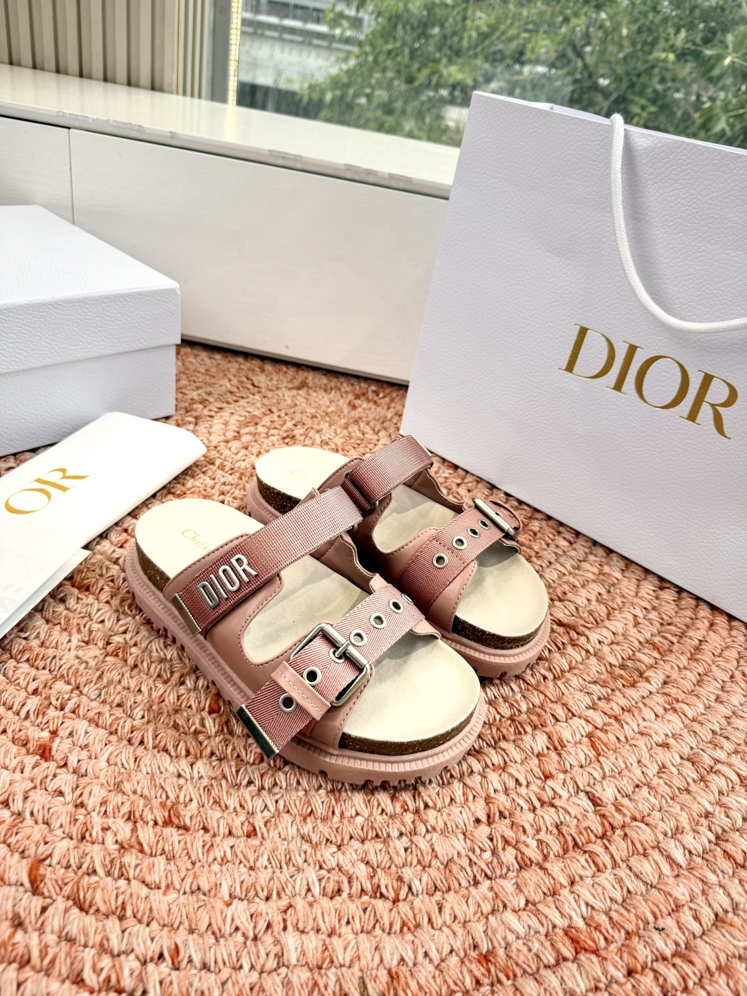 디올(DIOR) CD 버클 슬리퍼 신발