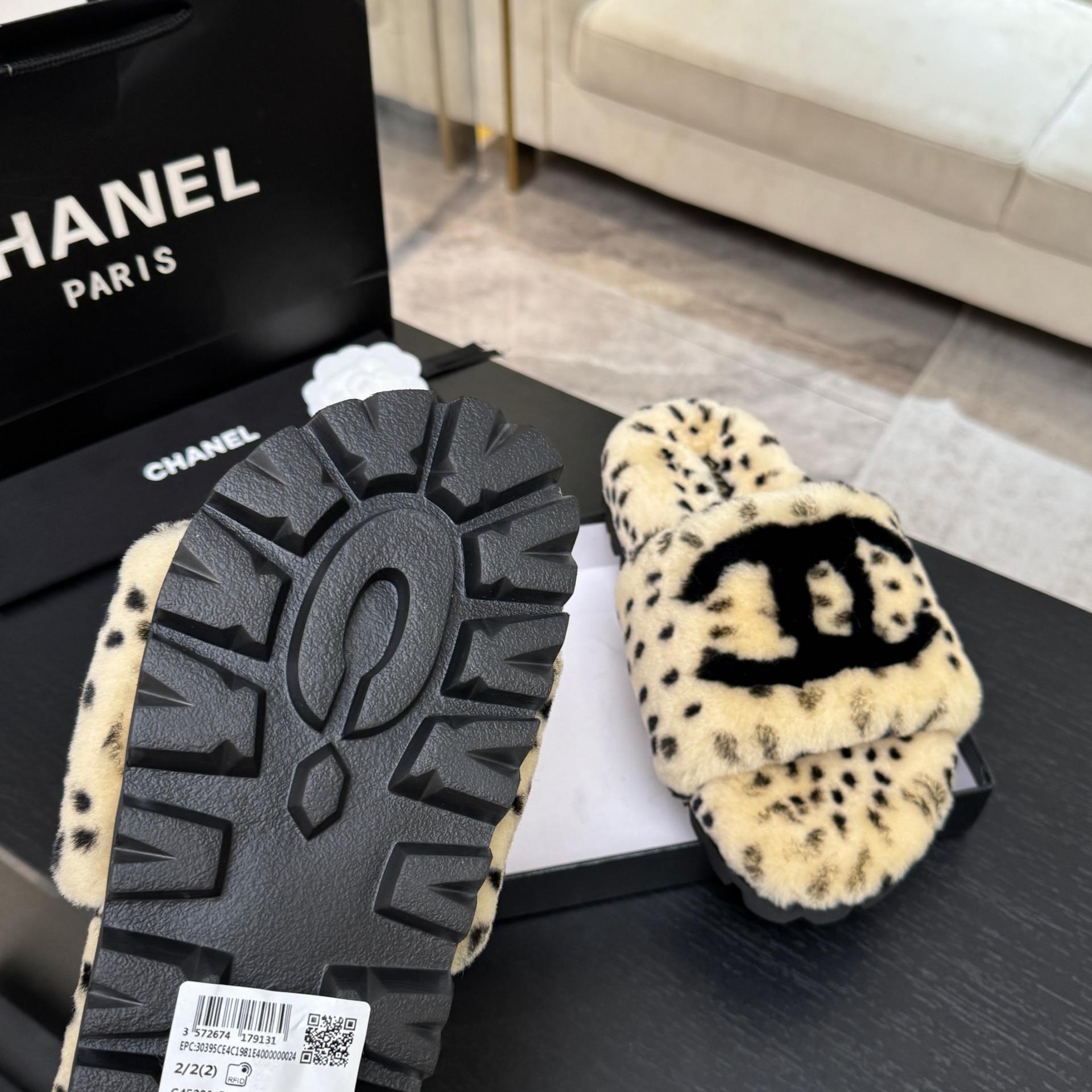 샤넬(CHANEL) 시어링 퍼 슬리퍼 신발