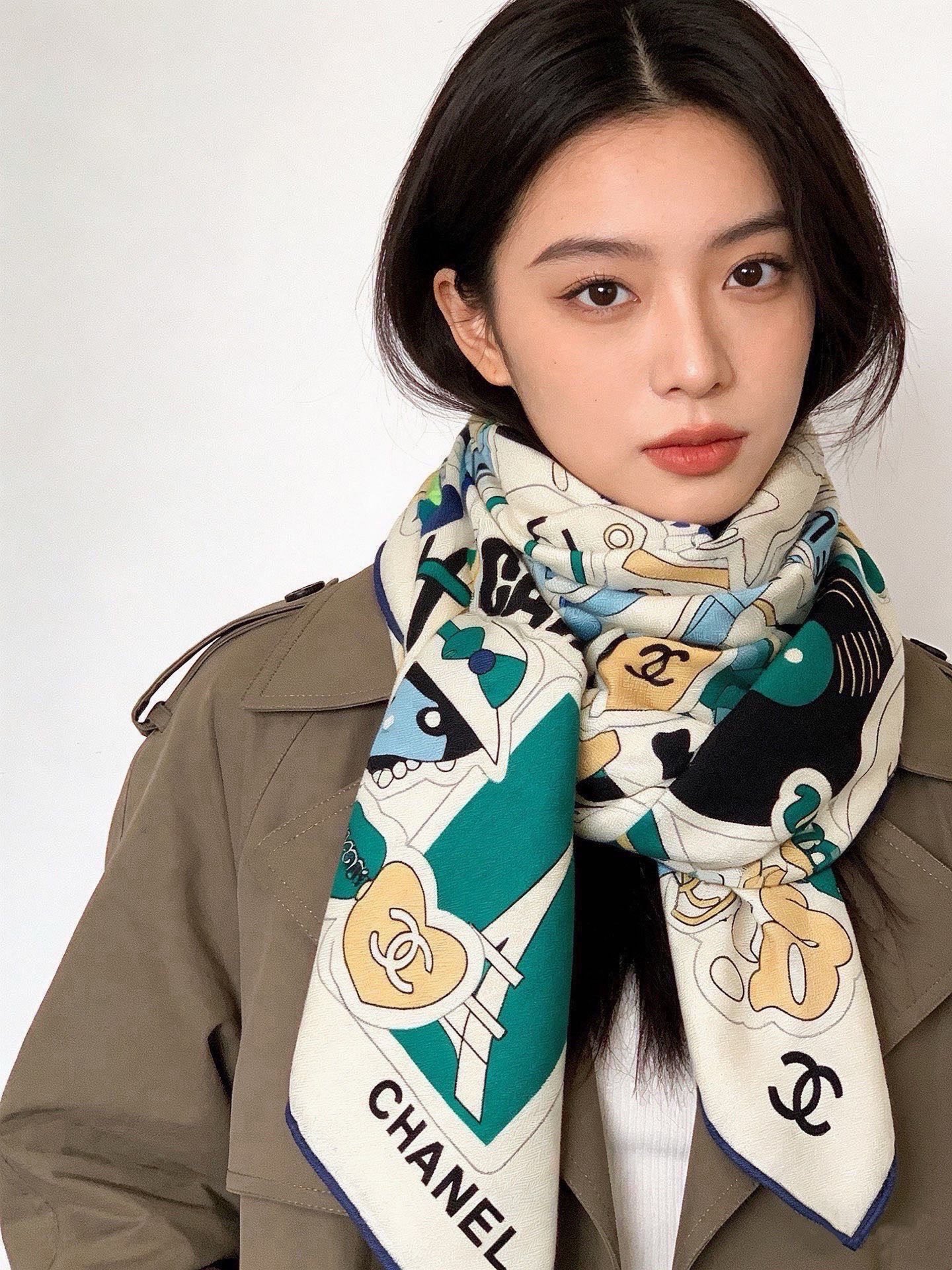 샤넬(CHANEL) 그래픽 패턴 캐시미어 실크 숄 목도리 스카프