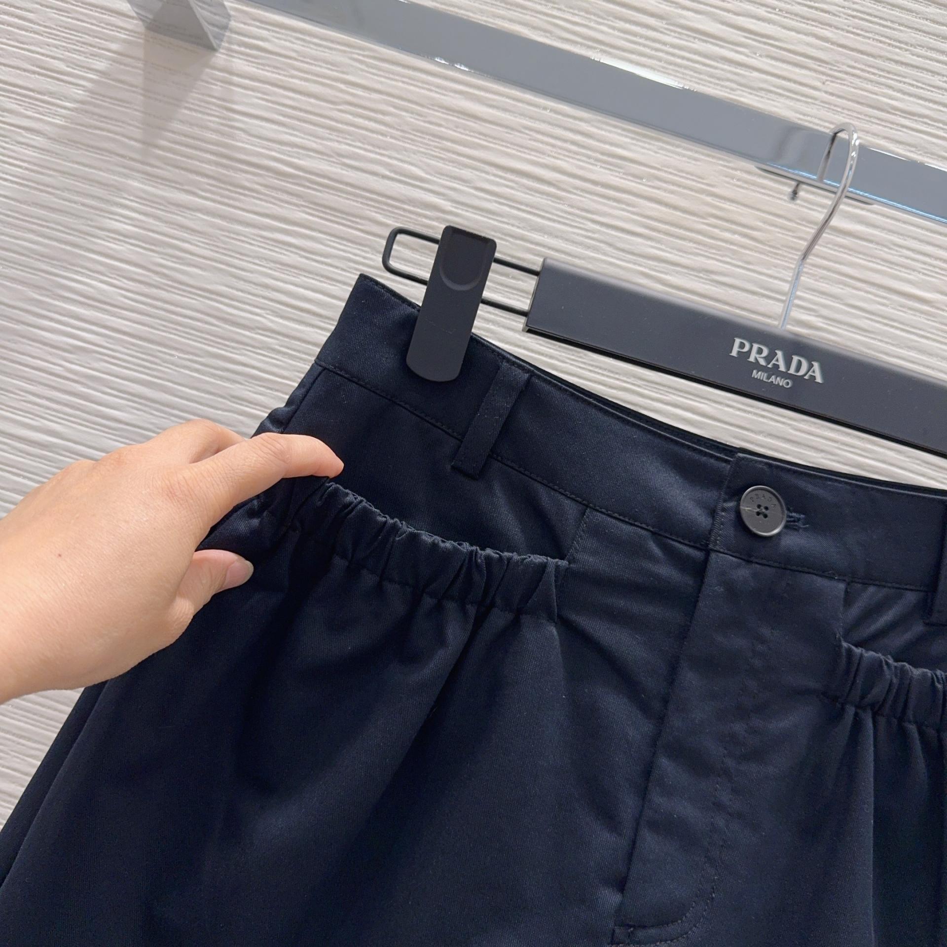 PRADA 프라다 하이엔드 텍스처 미니 스커트 팬츠 의류