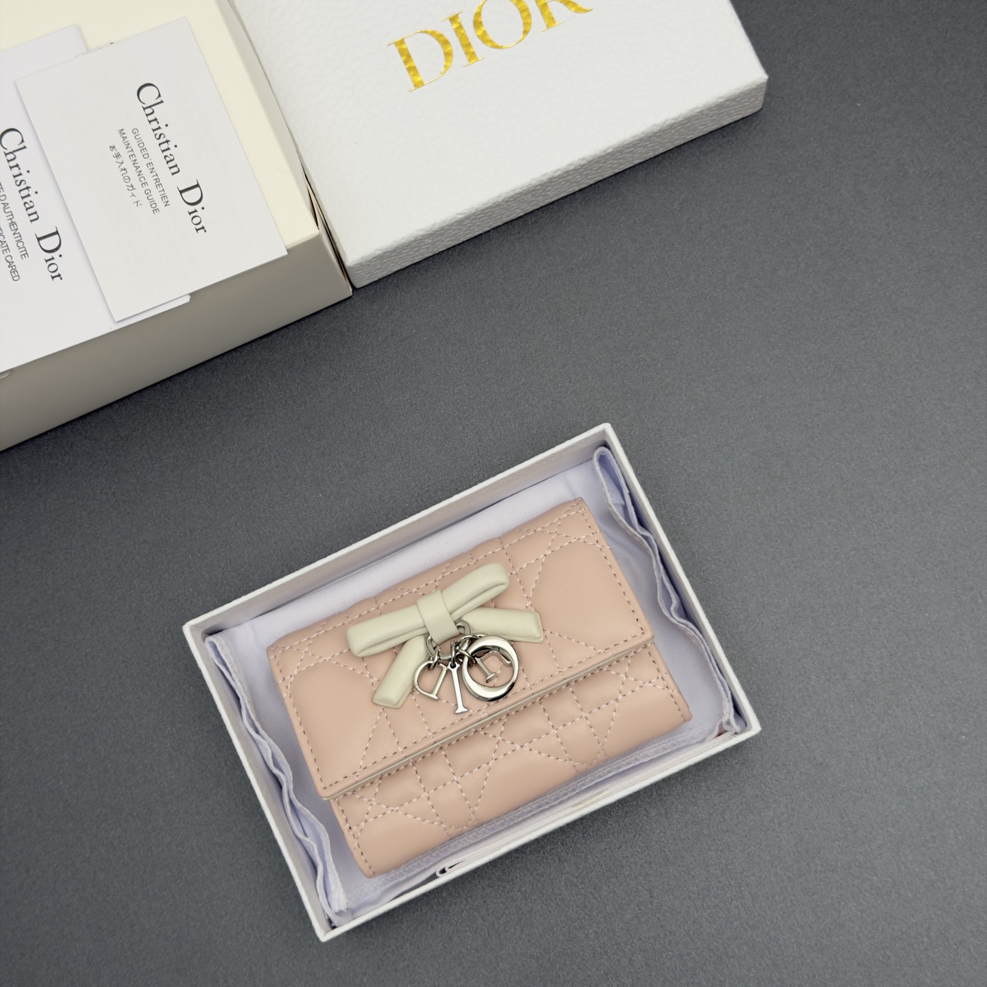 [Dior] 디올 Lady Freesia 레이디 프리지아 까나쥬 램스킨 지퍼 미니 지갑 / S2607