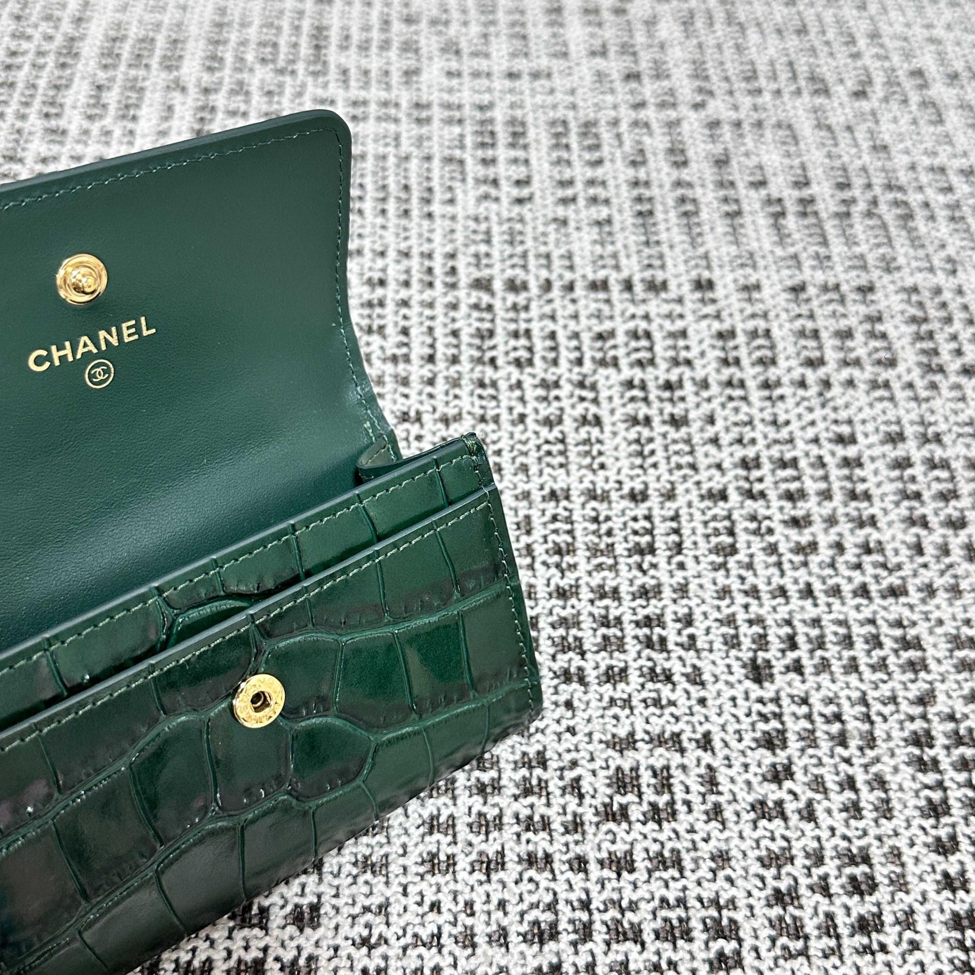 [Chanel] 샤넬 크로커다일 패턴 플랩 카드 지갑