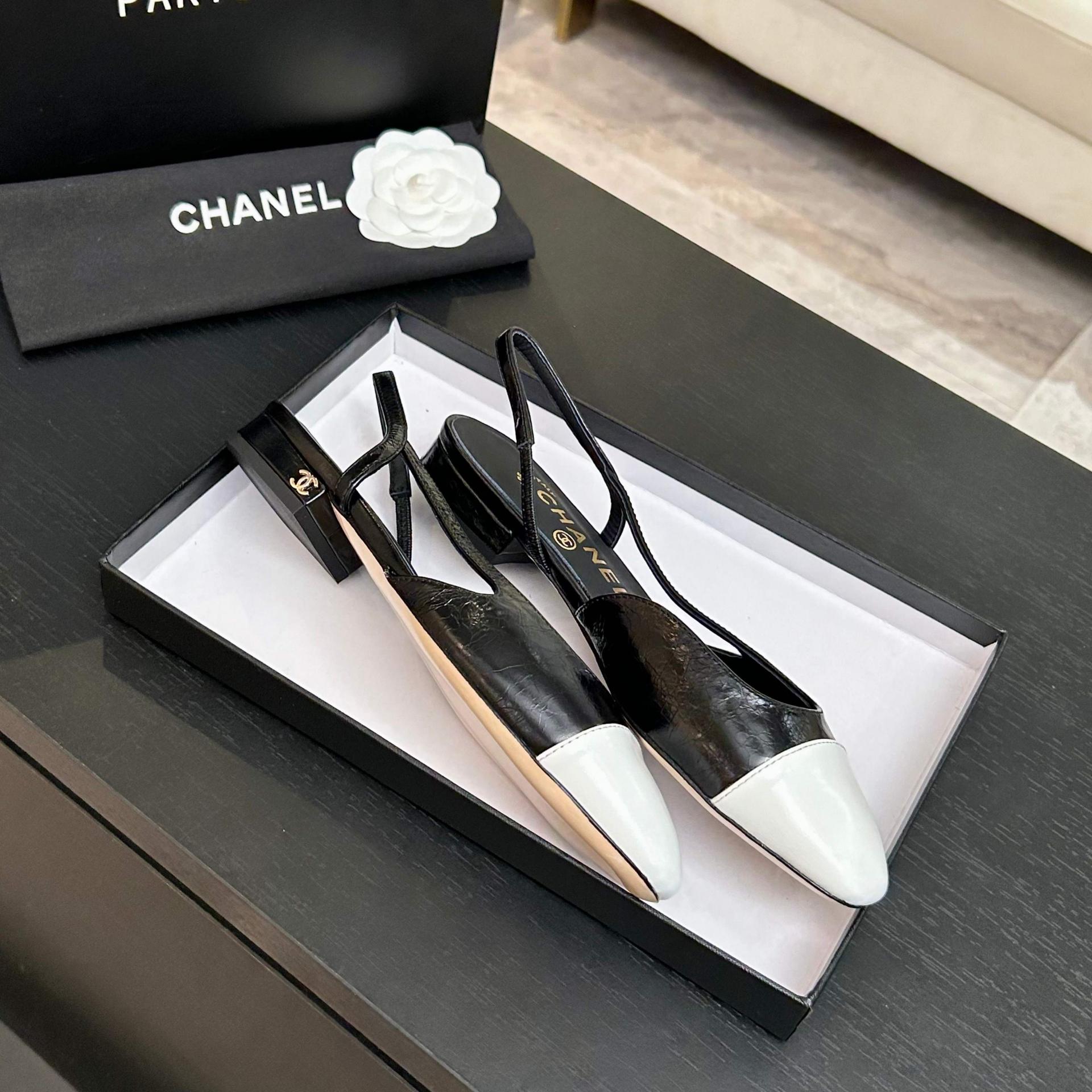 샤넬(CHANEL) 투톤 슬링백 로우힐 신발