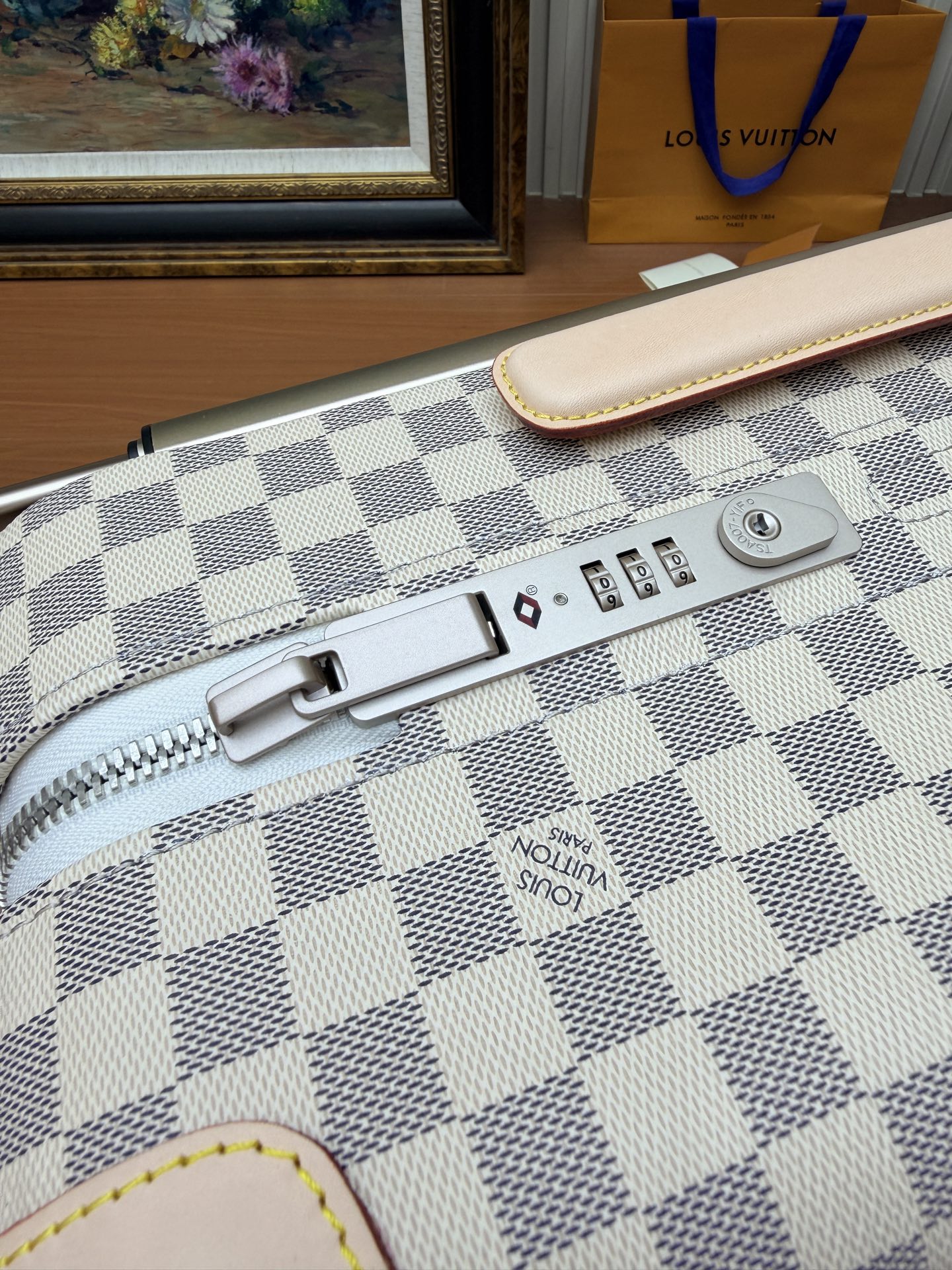 [Louis Vuitton] LV 루이비통 AM40910 최고급 오리지널 캐리어 (기내 반입 가능)