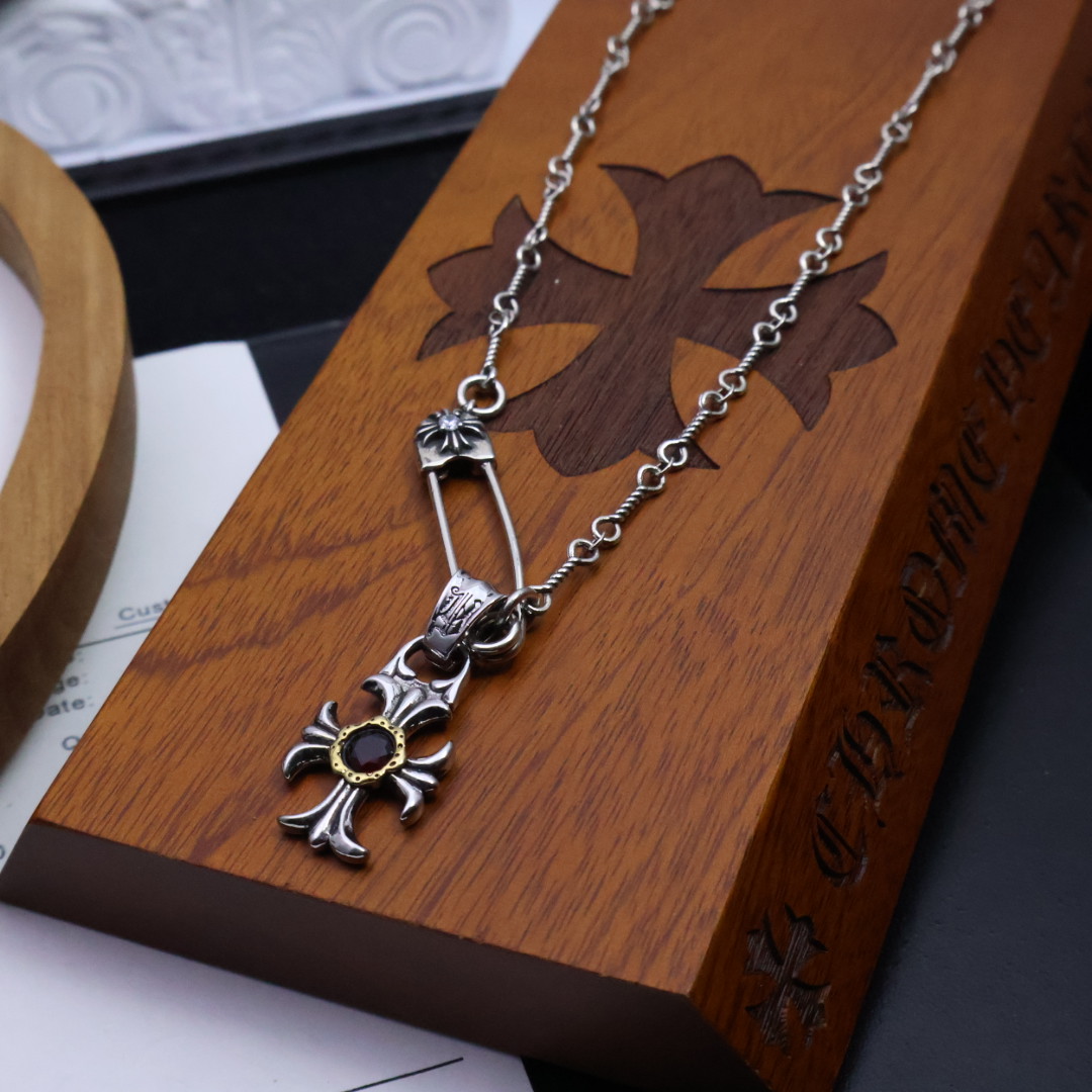 크롬하츠(CHROME HEARTS) 크로스 브로치 체인 악세사리