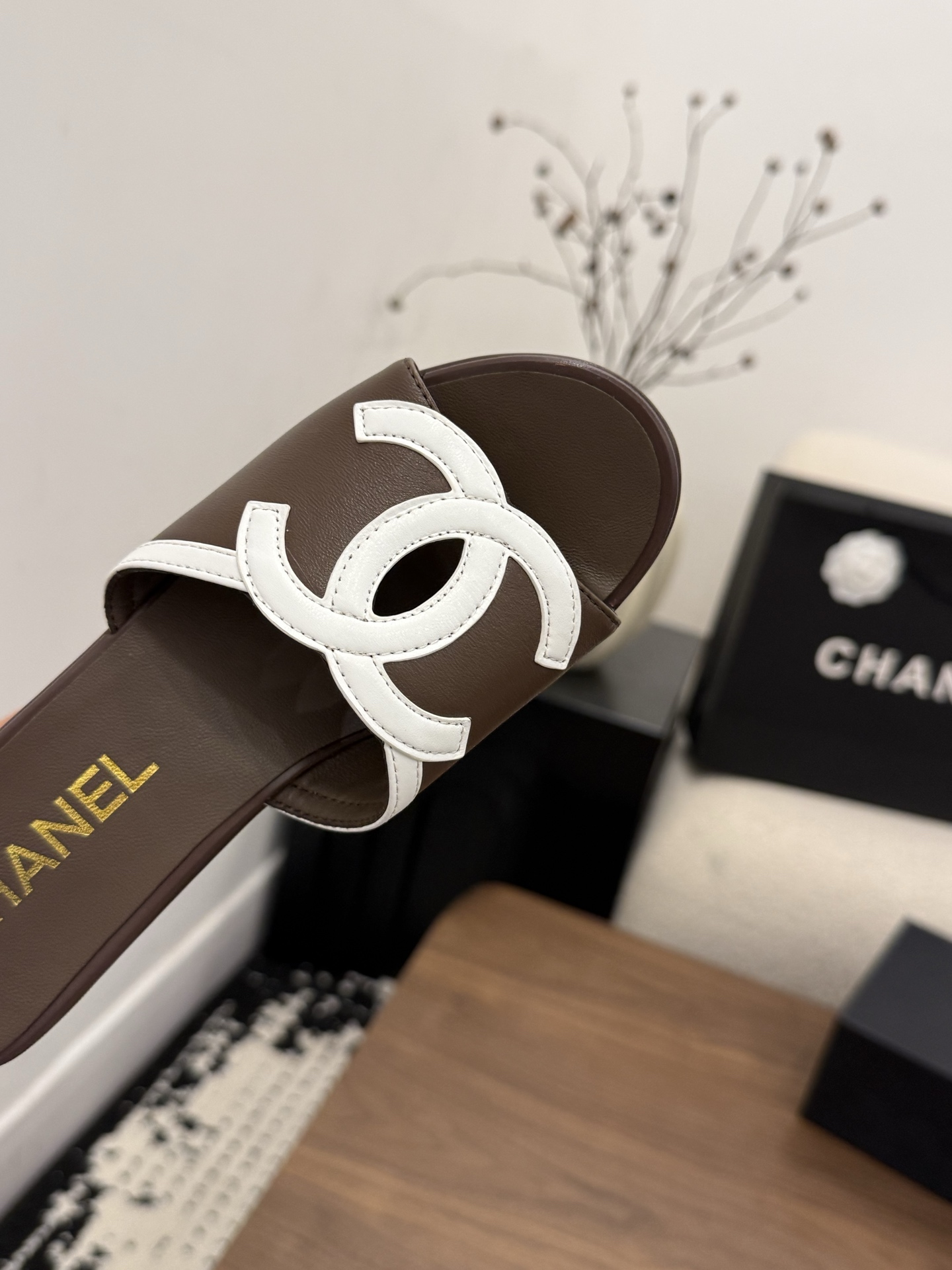 샤넬(CHANEL) 로고 플랫폼 웨지 슬리퍼 신발