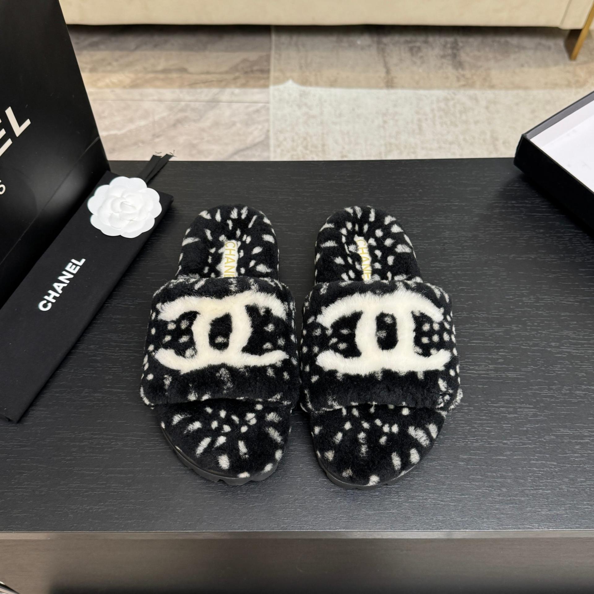 샤넬(CHANEL) 시어링 퍼 슬리퍼 신발