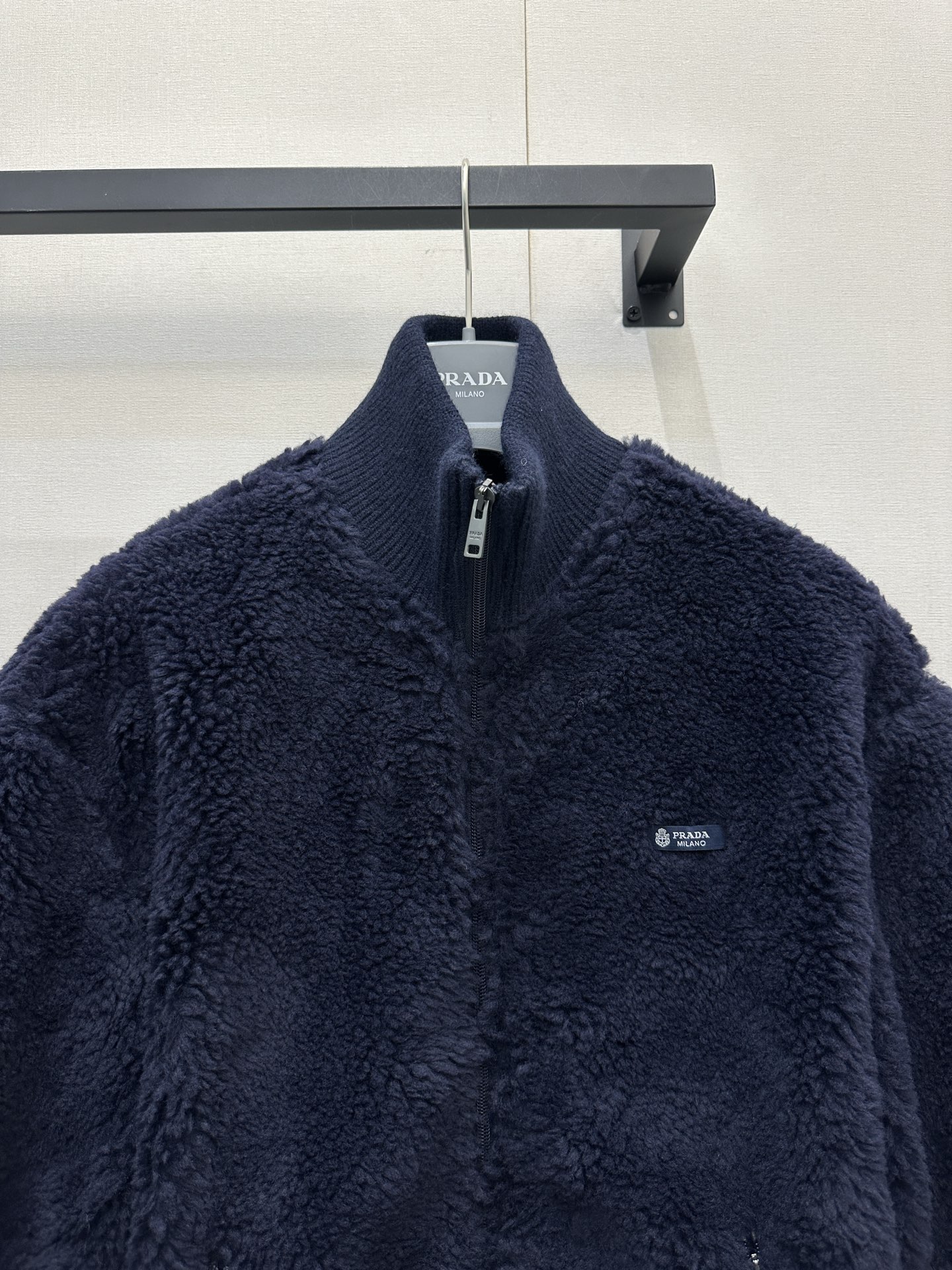 프라다(PRADA) 시어링 울 집업 재킷 상의 의류