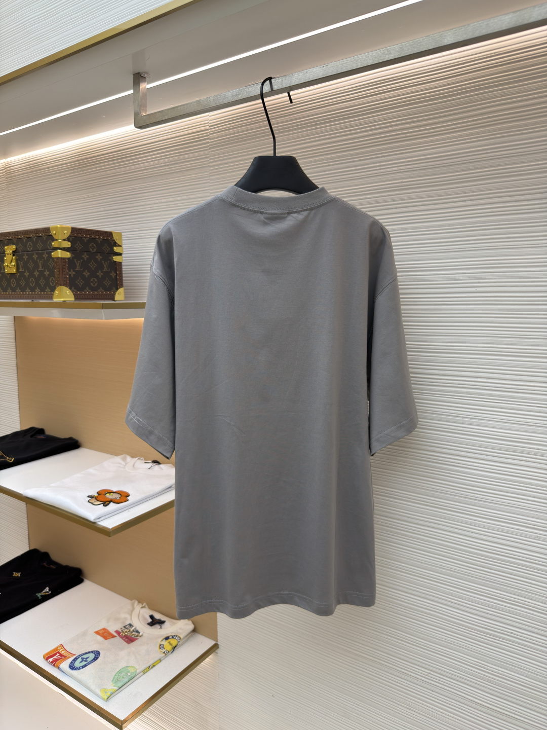 발렌시아가(BALENCIAGA) 그래픽 크랙 프린트 티셔츠 상의 의류