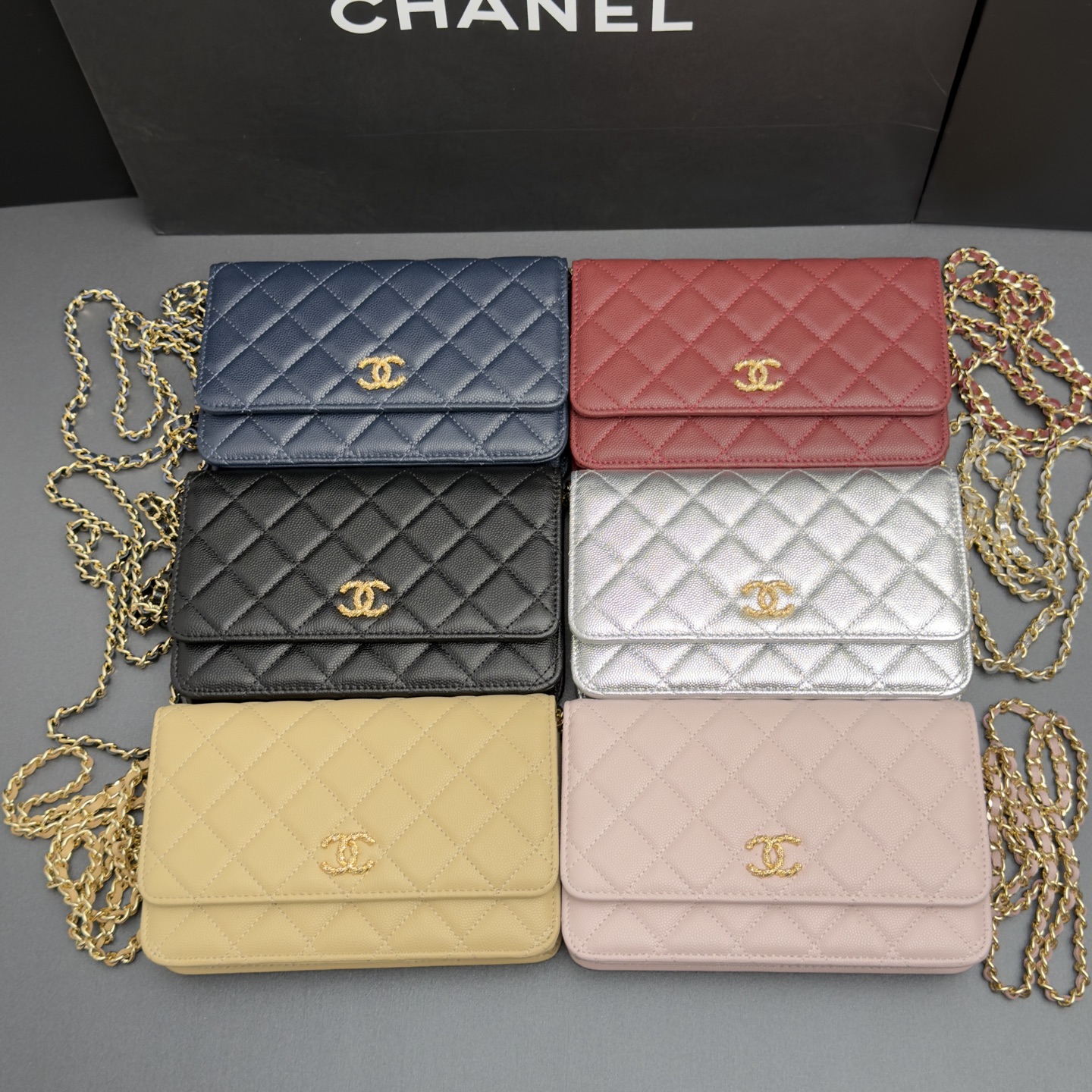 [Chanel] 샤넬 26SS 캐비어 멀티 젬스톤 체인 아코디언 플랩백 (WOC) 가방