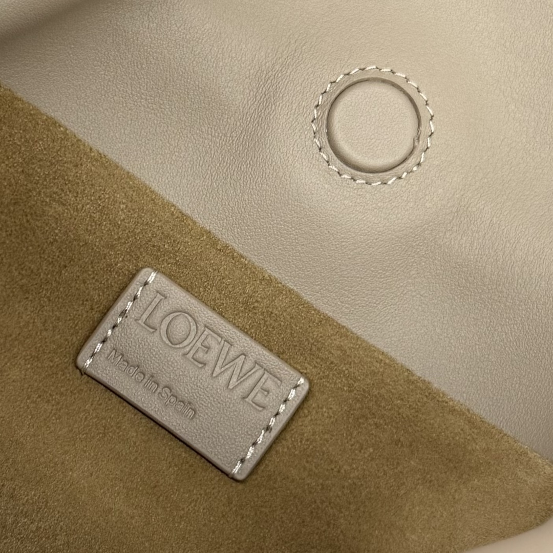 LOEWE 로에베 Flamenco 플라멩코 퍼스 나파 카프스킨 파우치 숄더백 가방