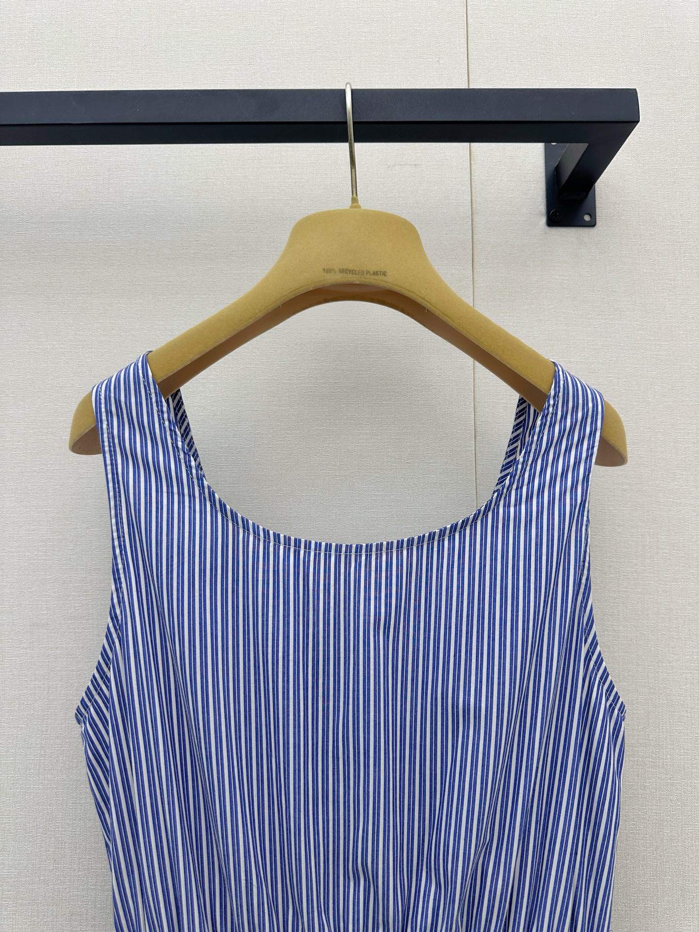 미우미우(MIU MIU) 스트라이프 슬리브리스 원피스 의류