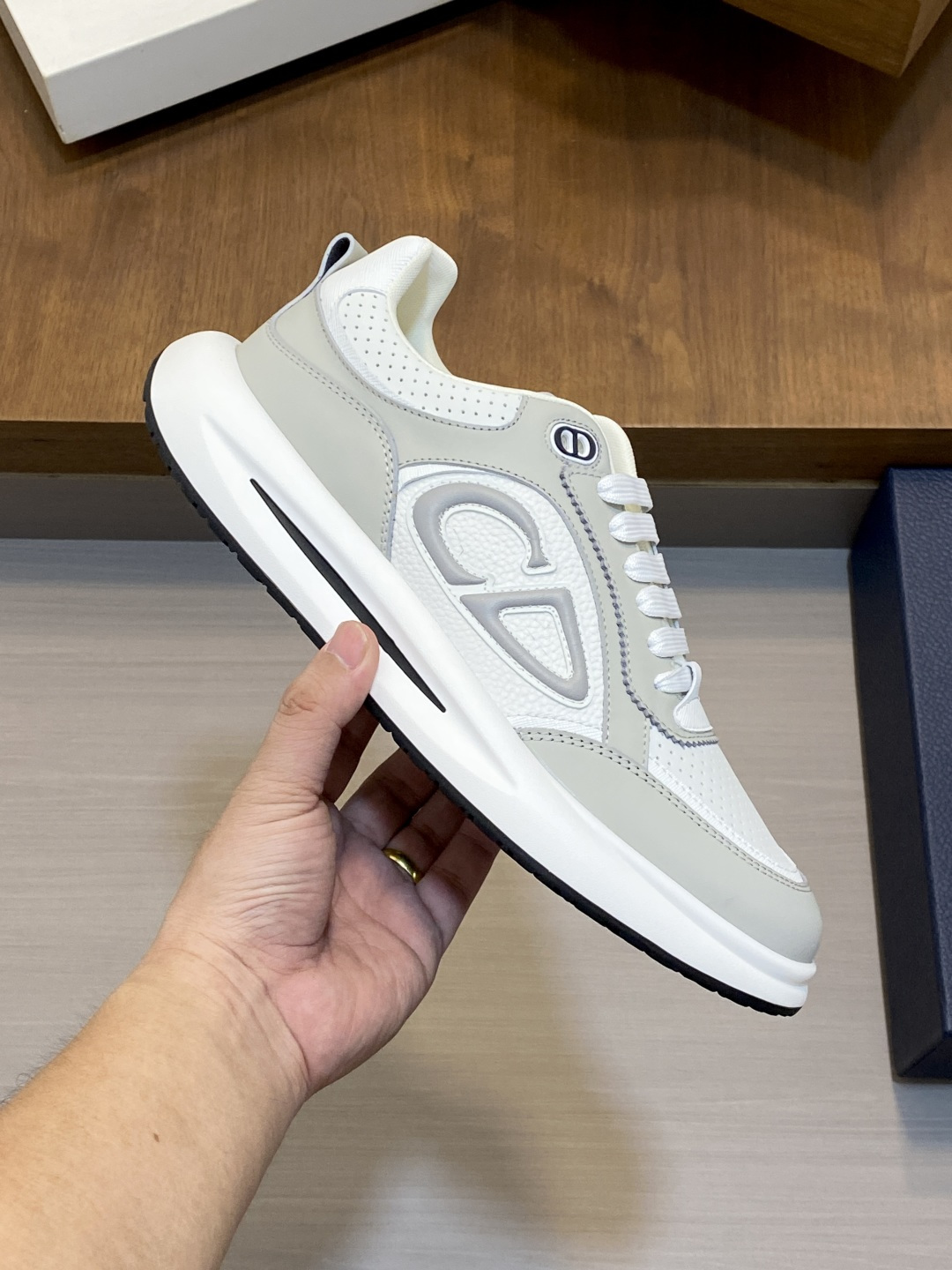 [Dior] 디올 시그니처 엠보스 & 패브릭 콤비 스니커즈 신발