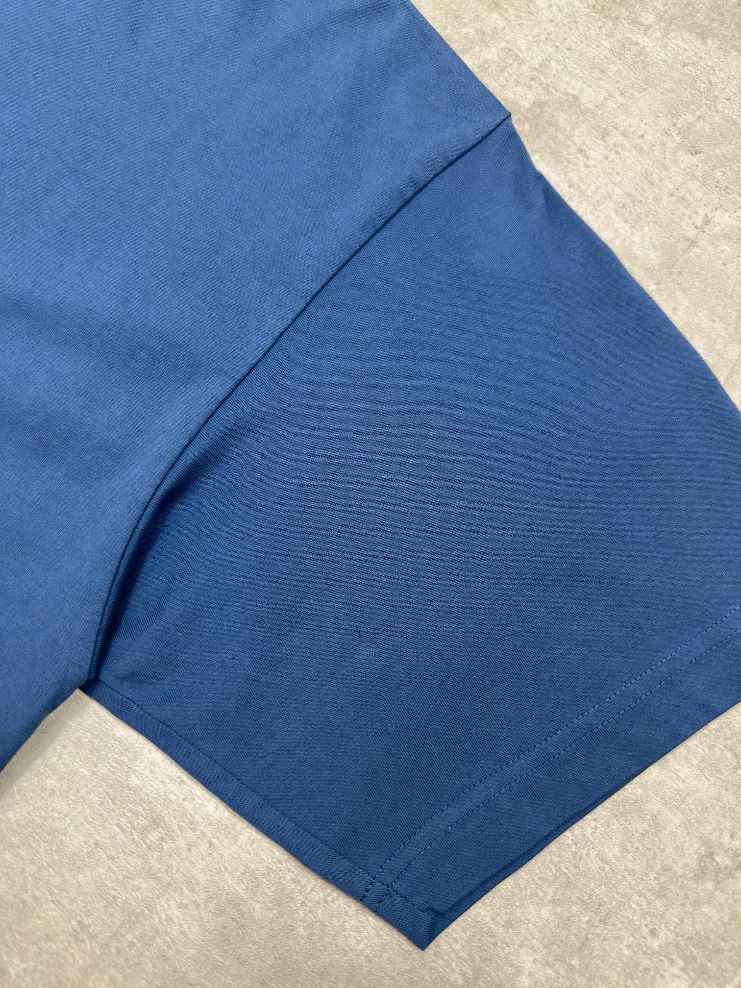 발렌시아가(BALENCIAGA) 그래픽 자수 반팔 티셔츠 의류