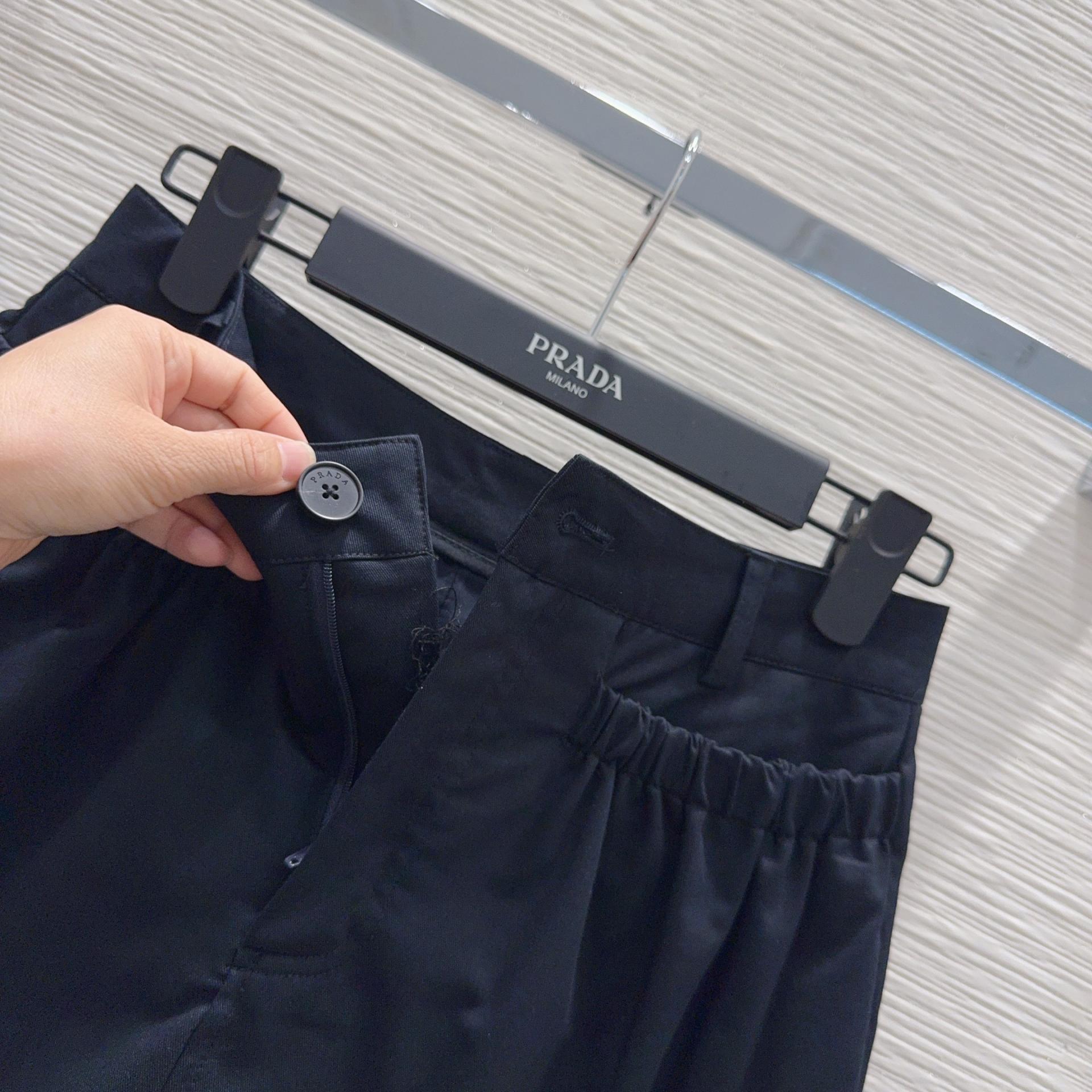 PRADA 프라다 하이엔드 텍스처 미니 스커트 팬츠 의류