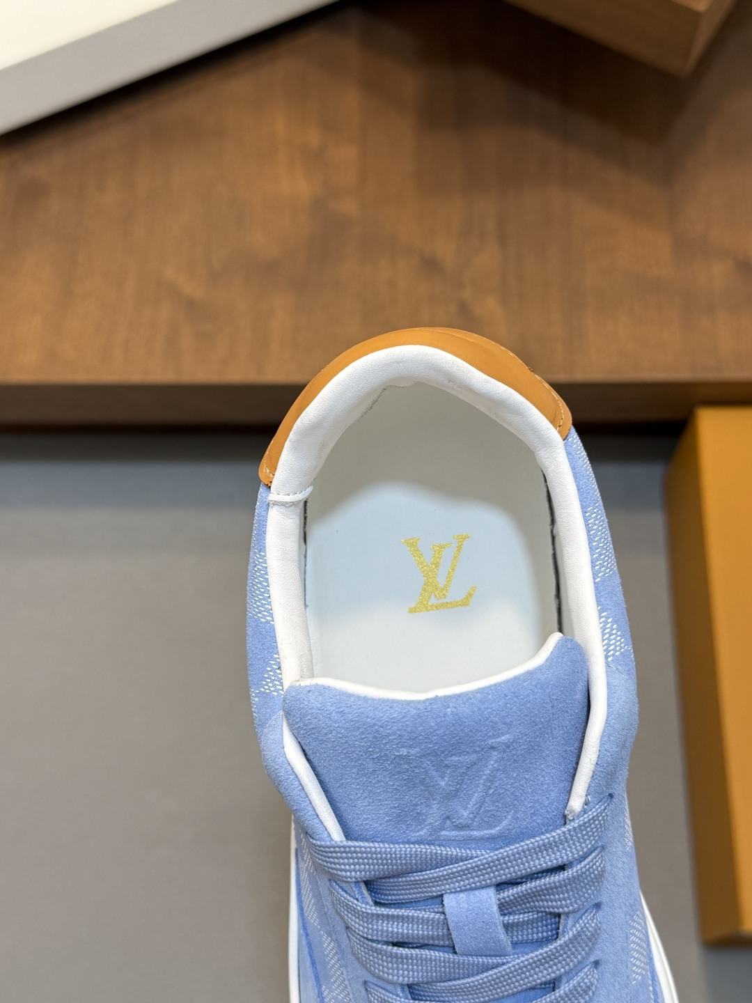[LV] 루이비통 캐주얼 스니커즈 신발