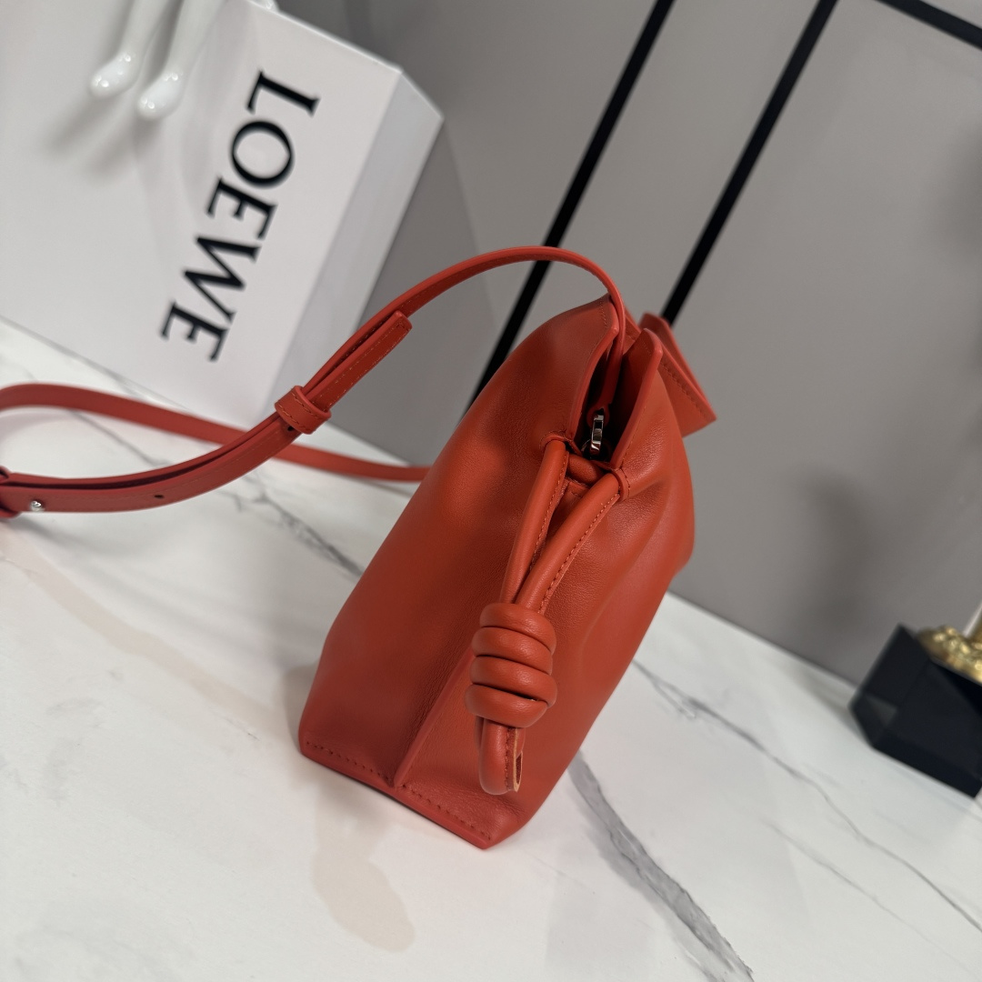 LOEWE 로에베 Flamenco 플라멩코 퍼스 나파 카프스킨 파우치 숄더백 가방