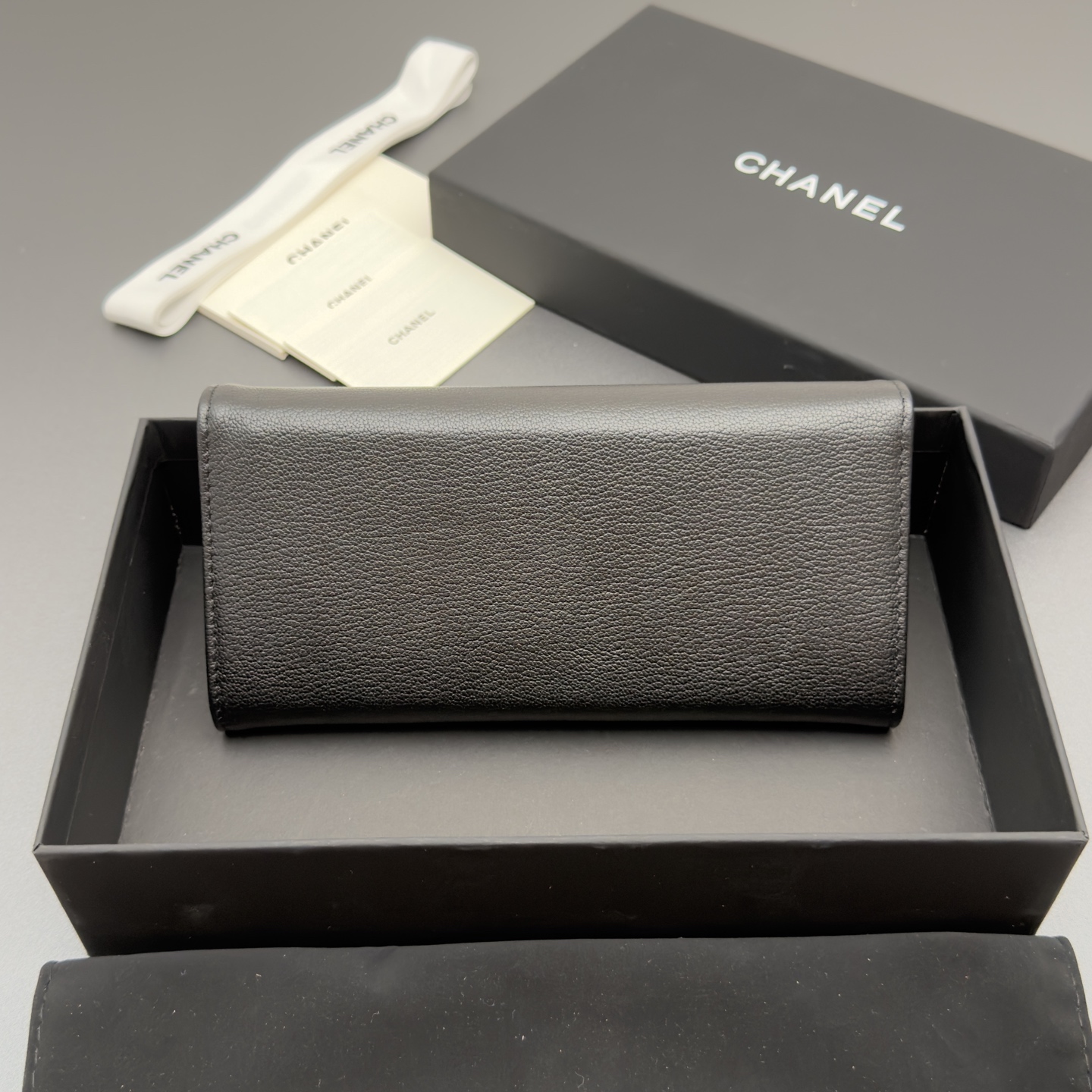 [Chanel] 샤넬 메탈 로고 플랩 롱 월렛 장지갑