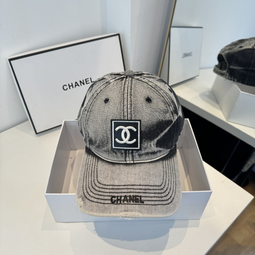 샤넬(CHANEL) 심플 볼캡 모자