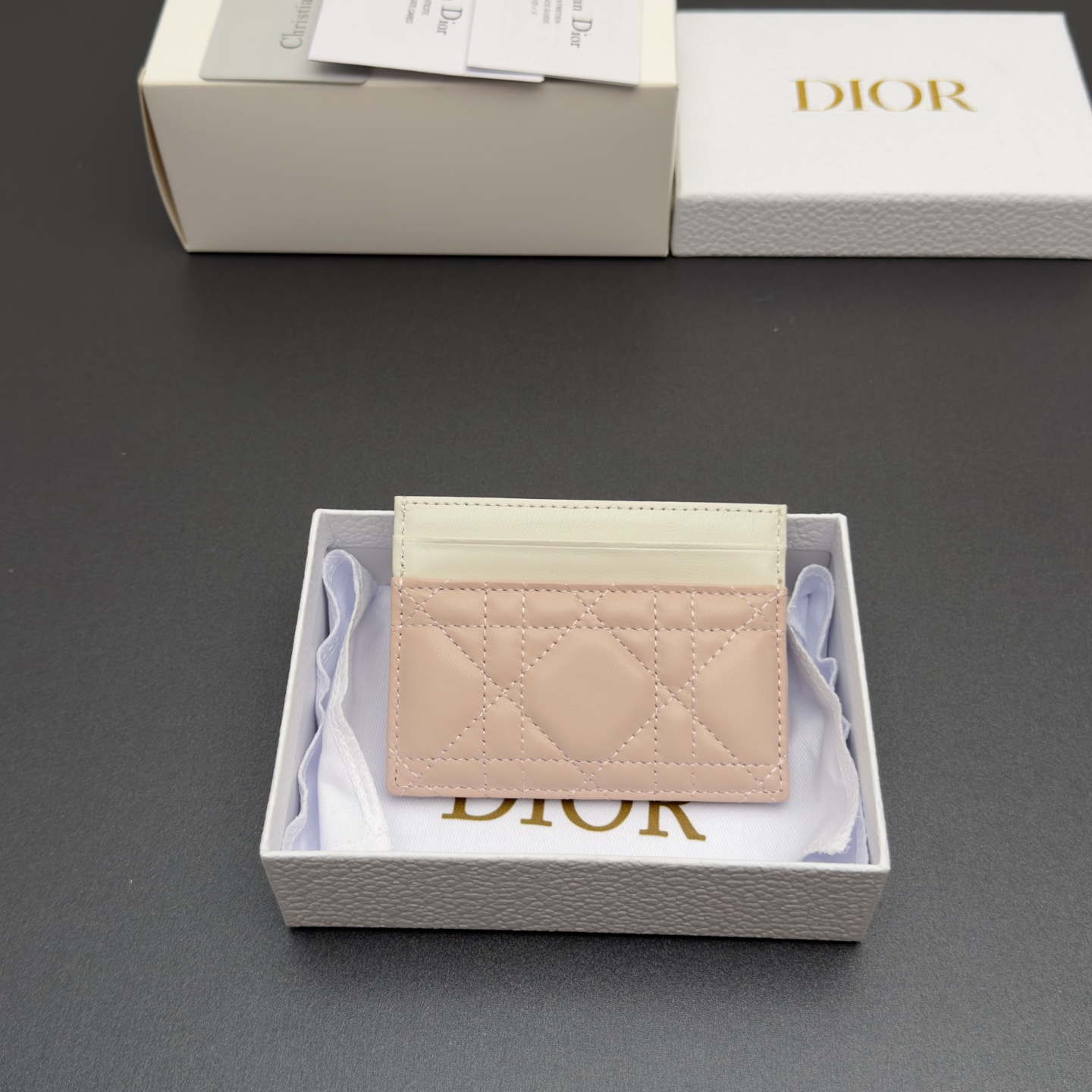 [Dior] 디올 Lady Freesia 레이디 프리지아 까나쥬 램스킨 카드 홀더 지갑