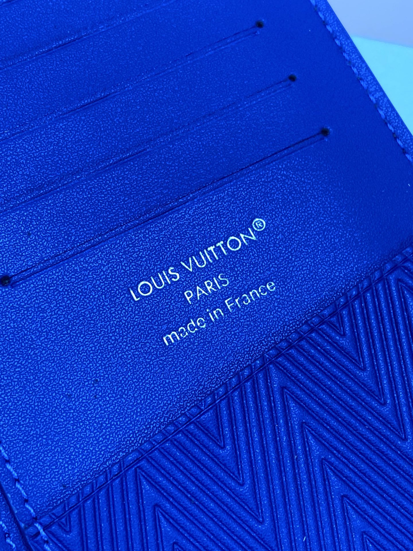 [Louis Vuitton] LV 루이비통 쇼퍼백 모티브 Brazza 브라짜 월렛 지갑 M2A555