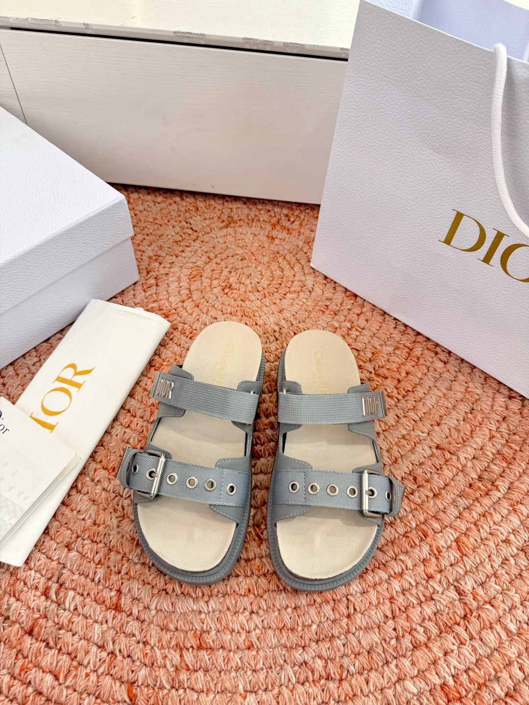 디올(DIOR) CD 버클 슬리퍼 신발