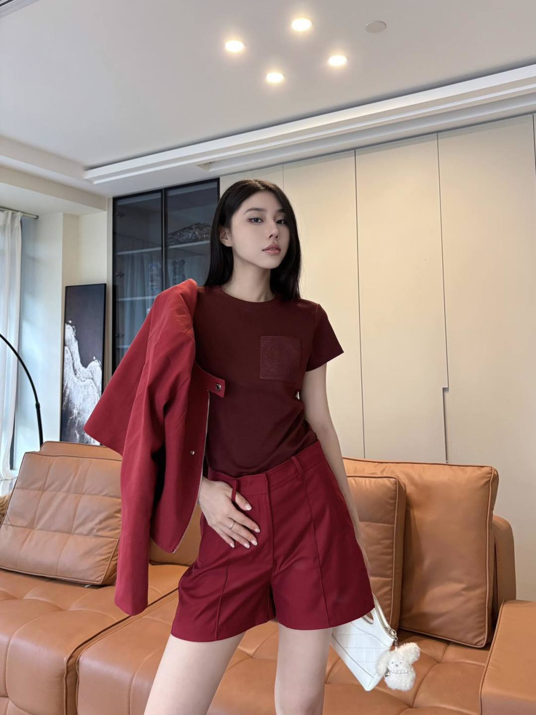 [Hermes] 에르메스 26SS 크롭 슬림핏 반팔 티셔츠 의류