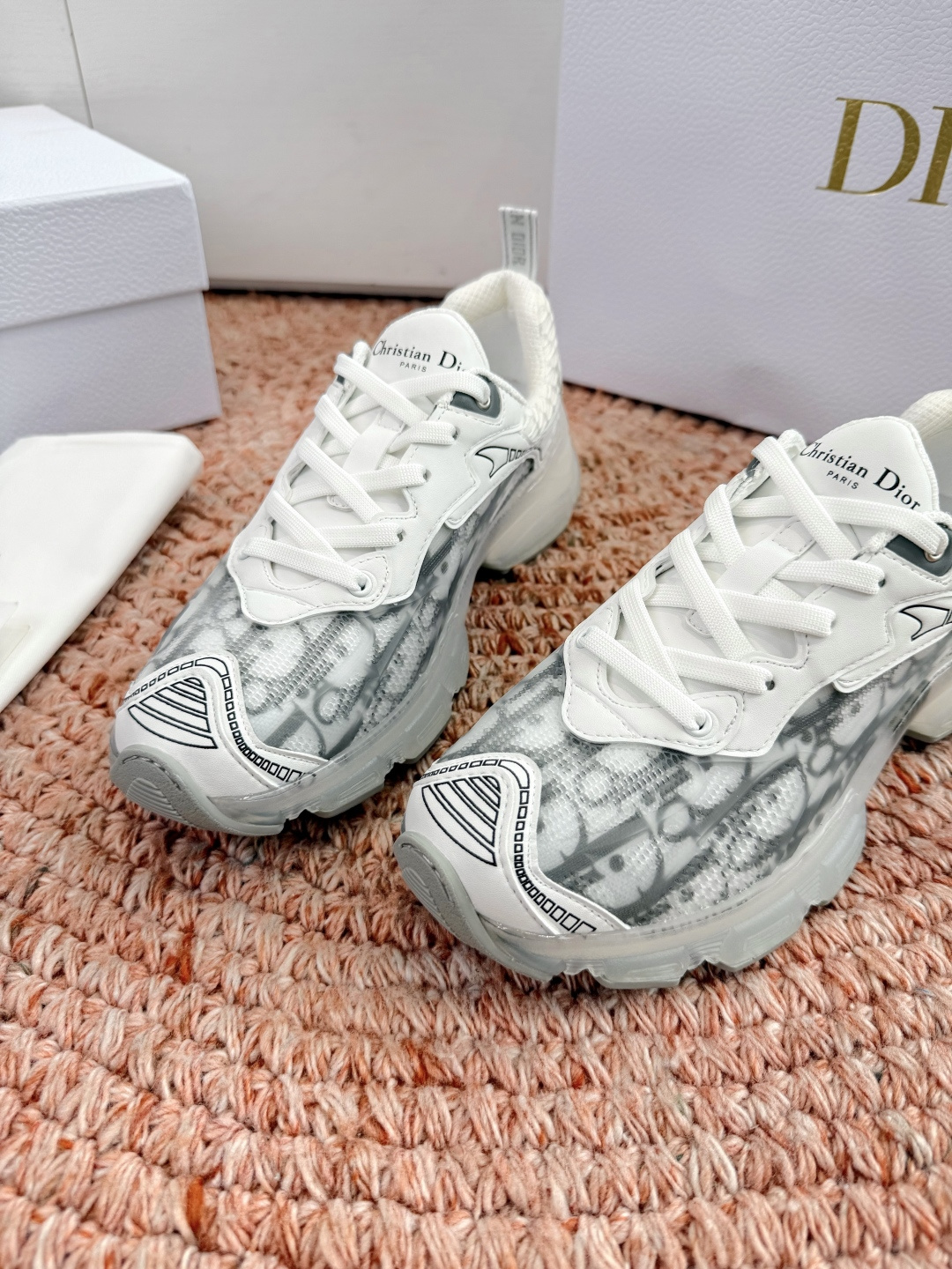 디올(DIOR) CD 로고 스니커즈 신발