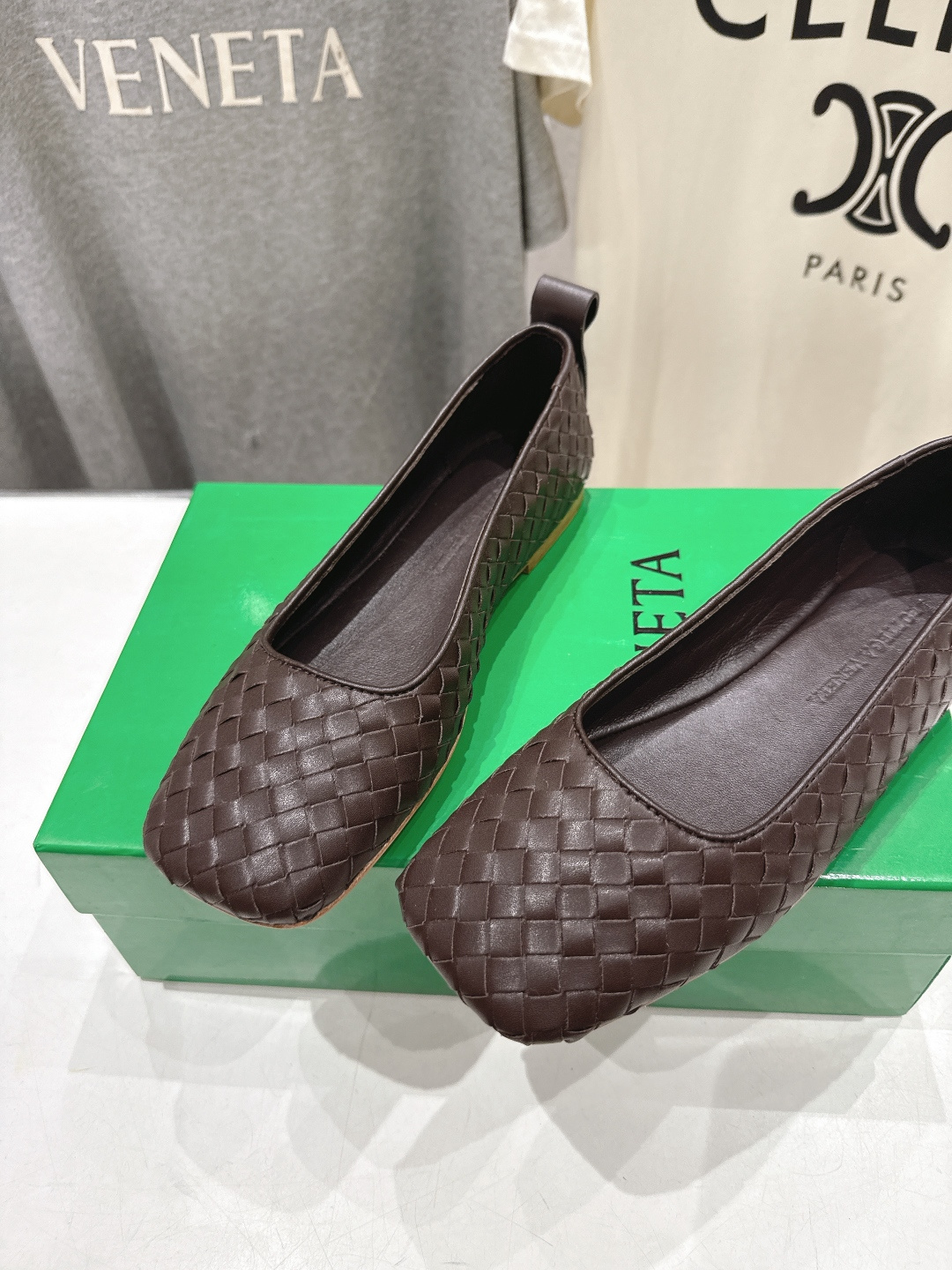 보테가베네타(Bottega Veneta) 아스테어 우븐 로퍼 신발