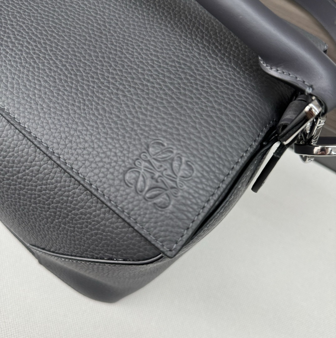 Loewe Puzzle Edge 로에베 퍼즐 라지 백 가방