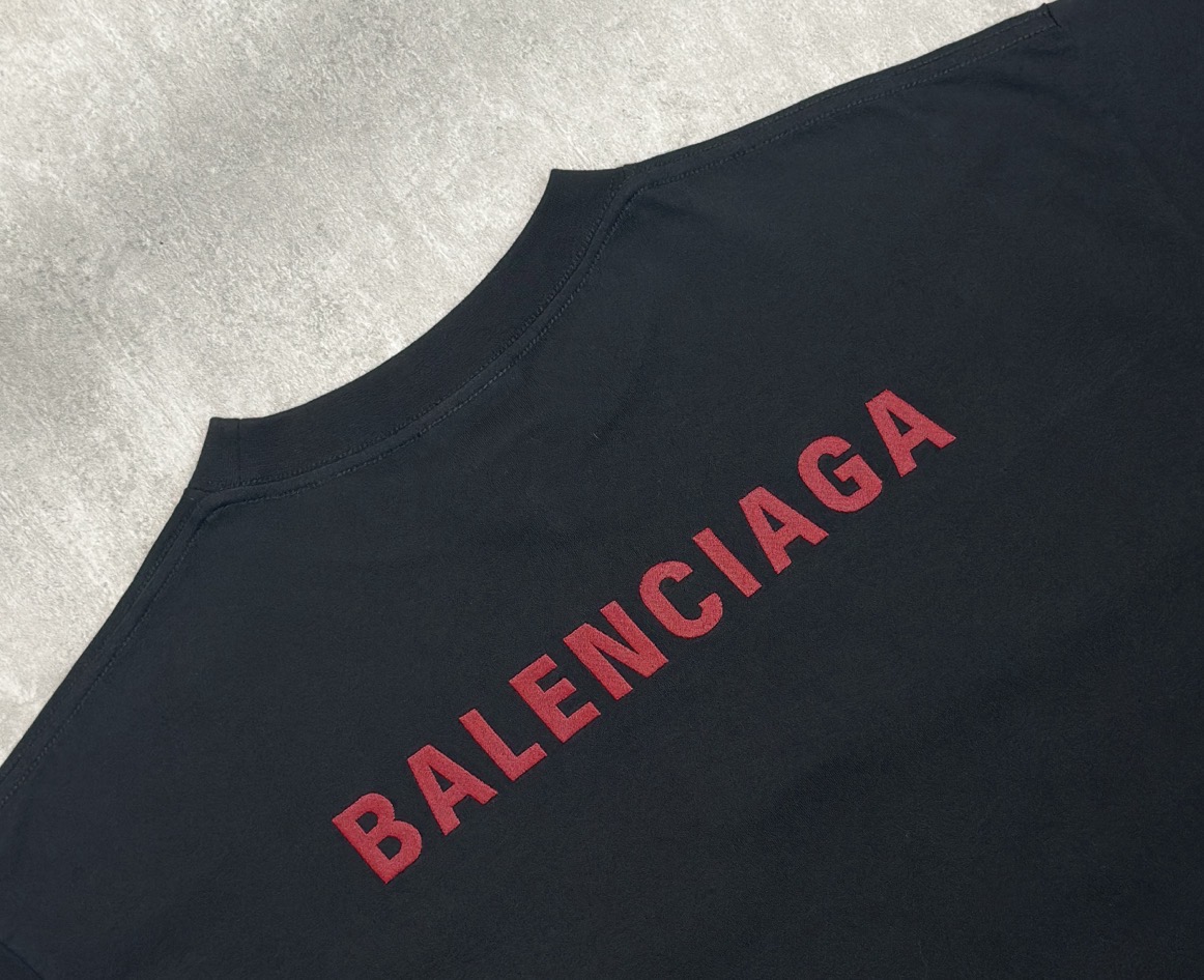발렌시아가(BALENCIAGA) 레터링 자수 반팔 티셔츠 의류