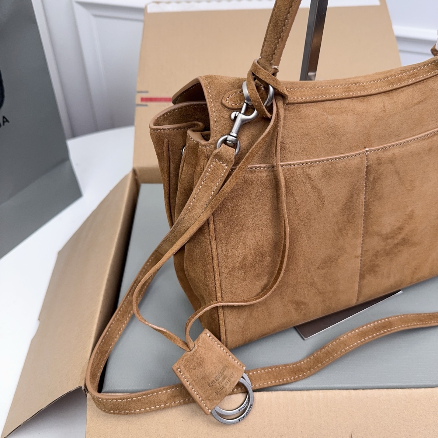 BALENCIAGA 발렌시아가 Rodeo 로데오 스몰 핸드백 (스웨이드 카프스킨 / 램스킨 라이닝) 가방