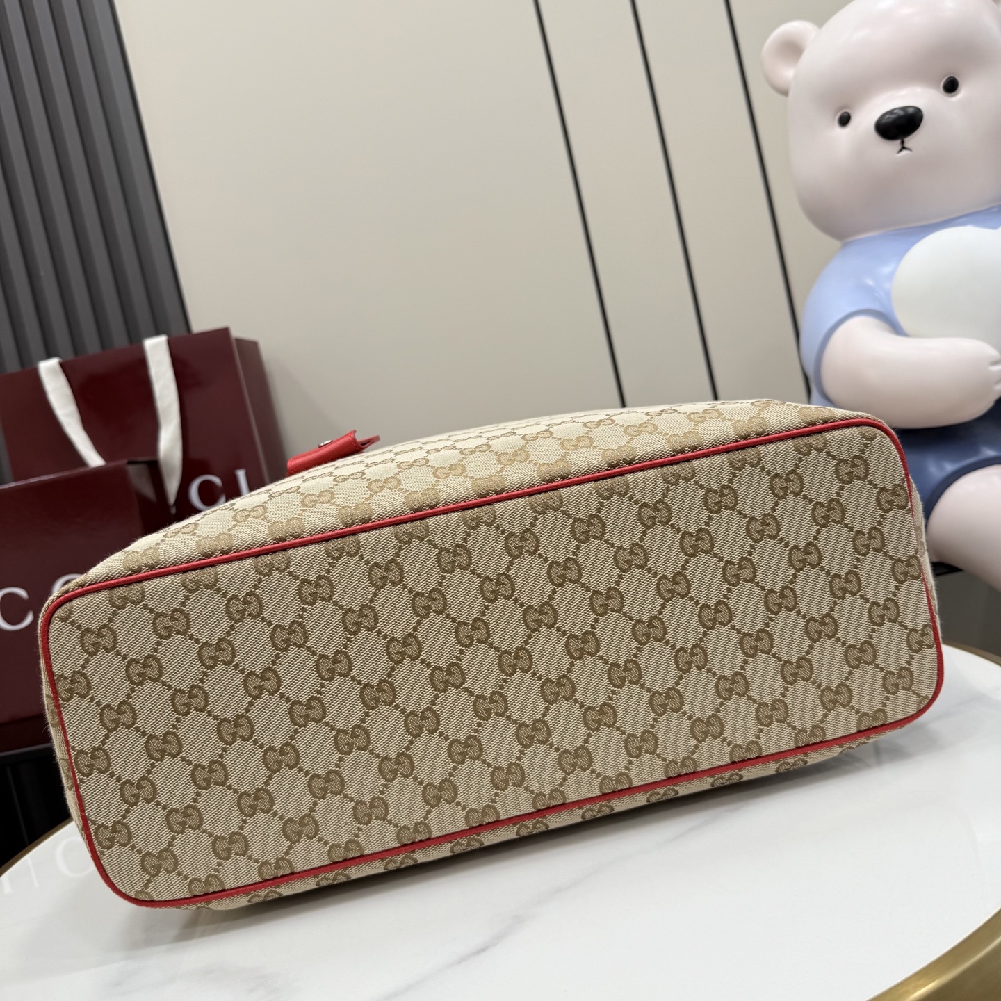 GUCCI 구찌 제너레이션(Generation) 워시드 GG 캔버스 토트백 - 레드 라지 가방