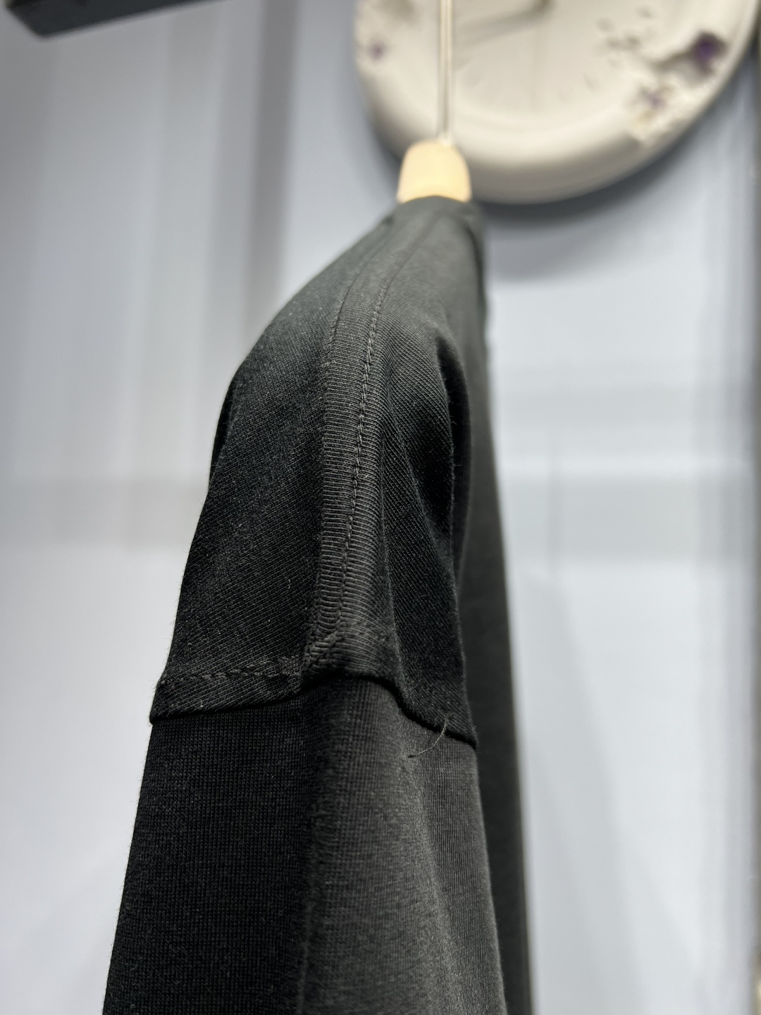 발렌시아가(BALENCIAGA) 그래피티 레터링 반팔 티셔츠 상의 의류