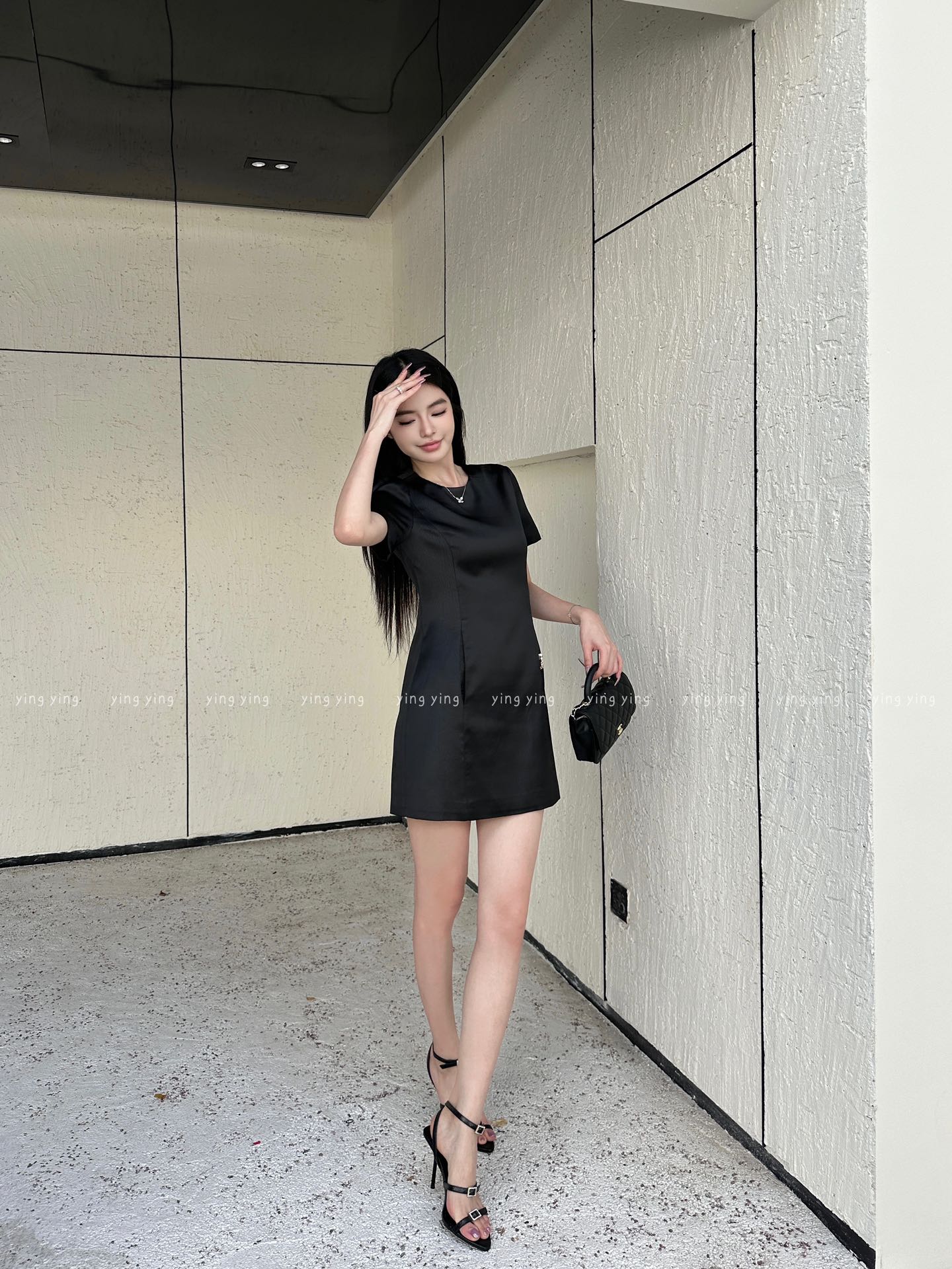 [Saint Laurent] YSL 생로랑 텍스처드 레더 이펙트 A라인 미니 원피스 의류
