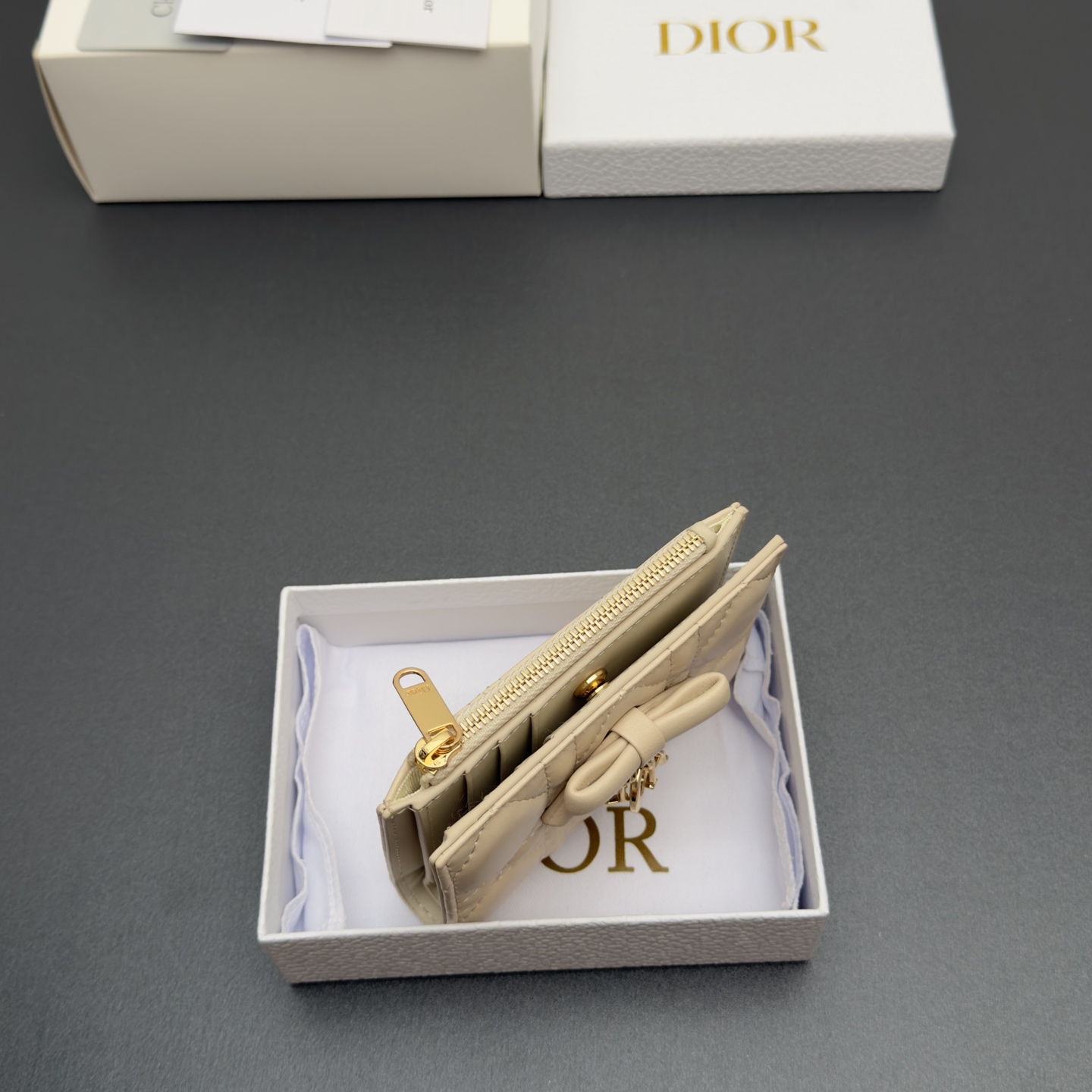 [Dior] 디올 Lady Dahlia 레이디 달리아 울트라 까나쥬 램스킨 미니 지갑 / S2605