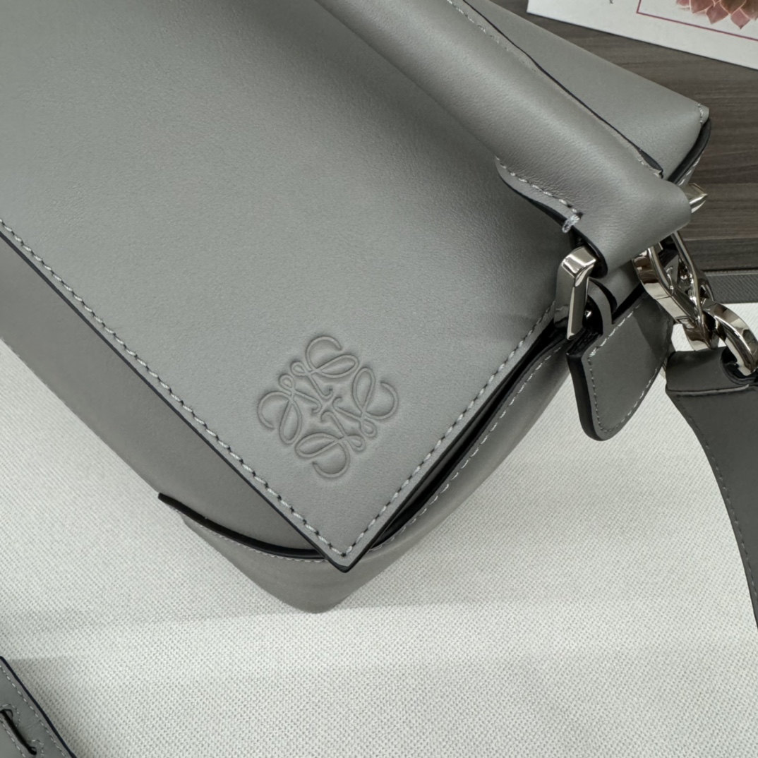 Loewe Puzzle Edge 로에베 퍼즐 라지 백 가방