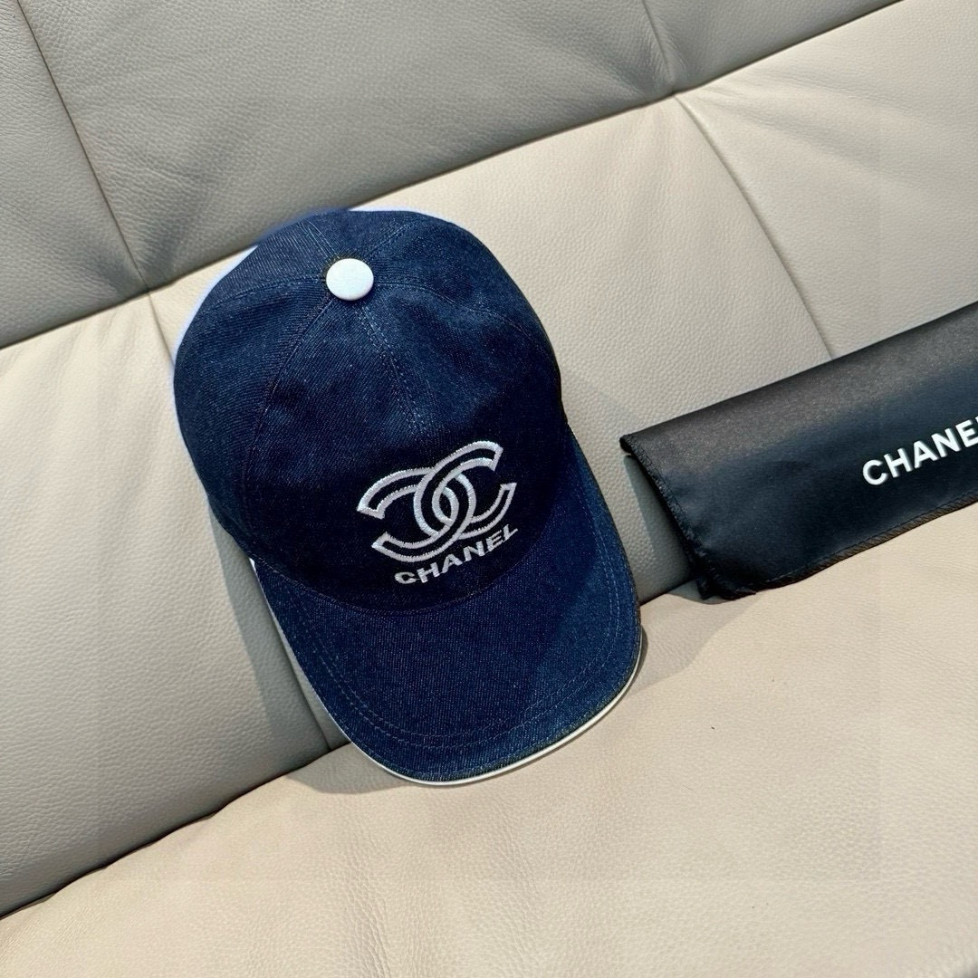샤넬(CHANEL) 데님 로고 볼캡 모자