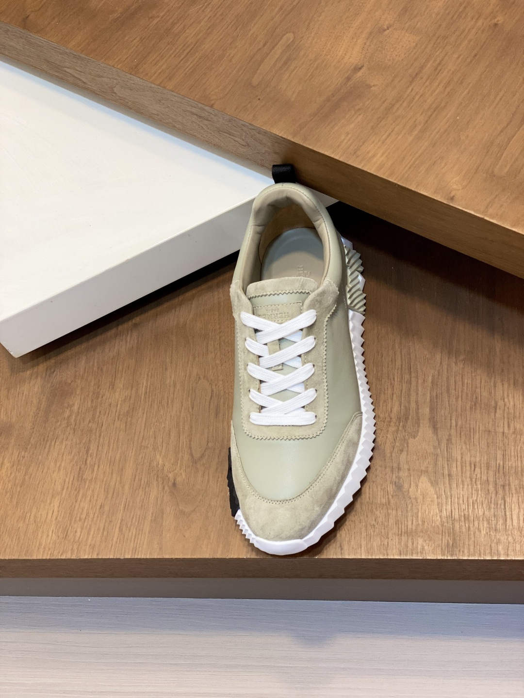 [Hermes] 에르메스 바운싱(Bouncing) 프리미엄 카프스킨 & 고트스킨 스니커즈 신발