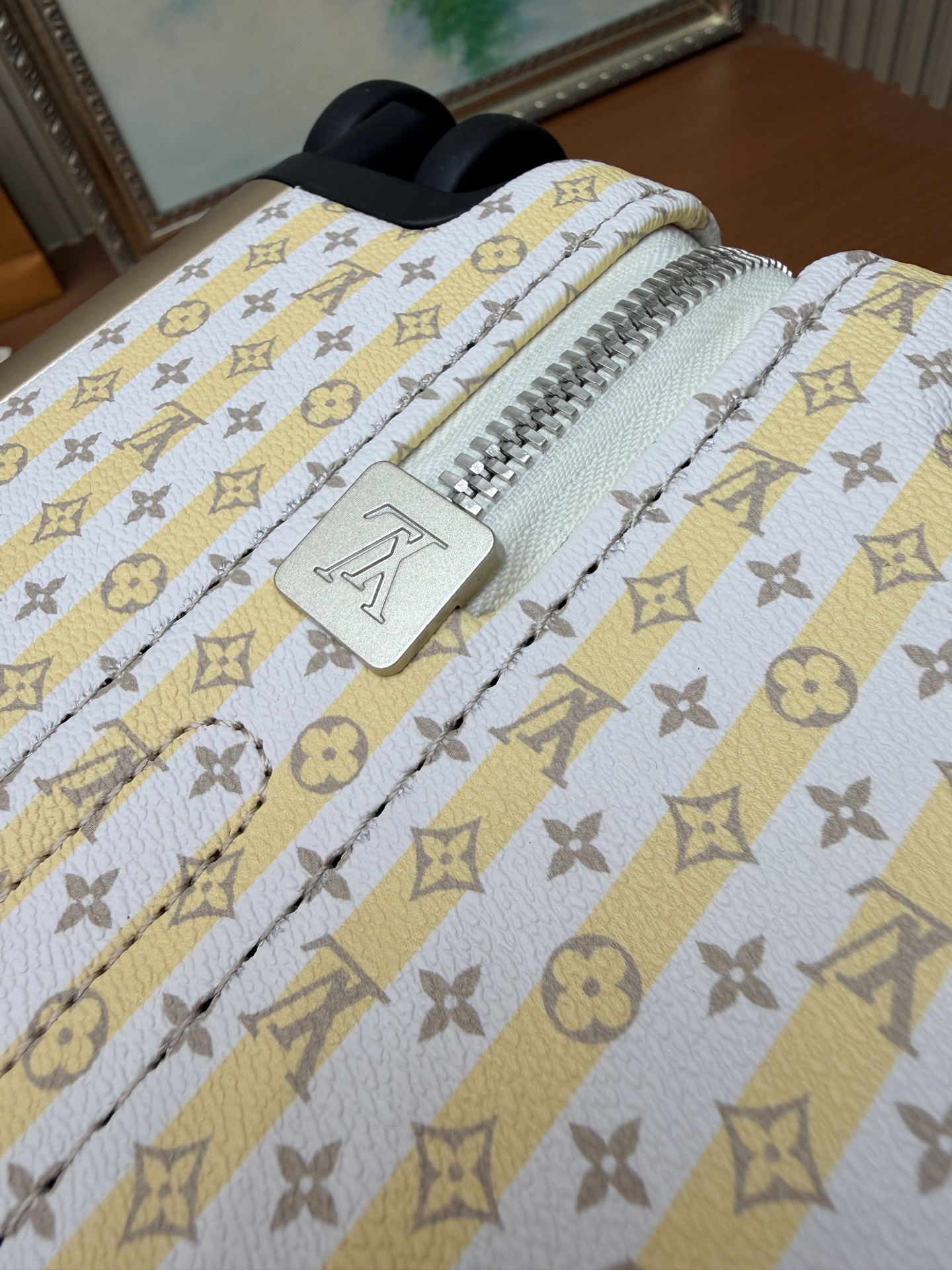 [Louis Vuitton] LV 루이비통 AM28701 프리미엄 하이엔드 캐리어 (기내 반입 가능)