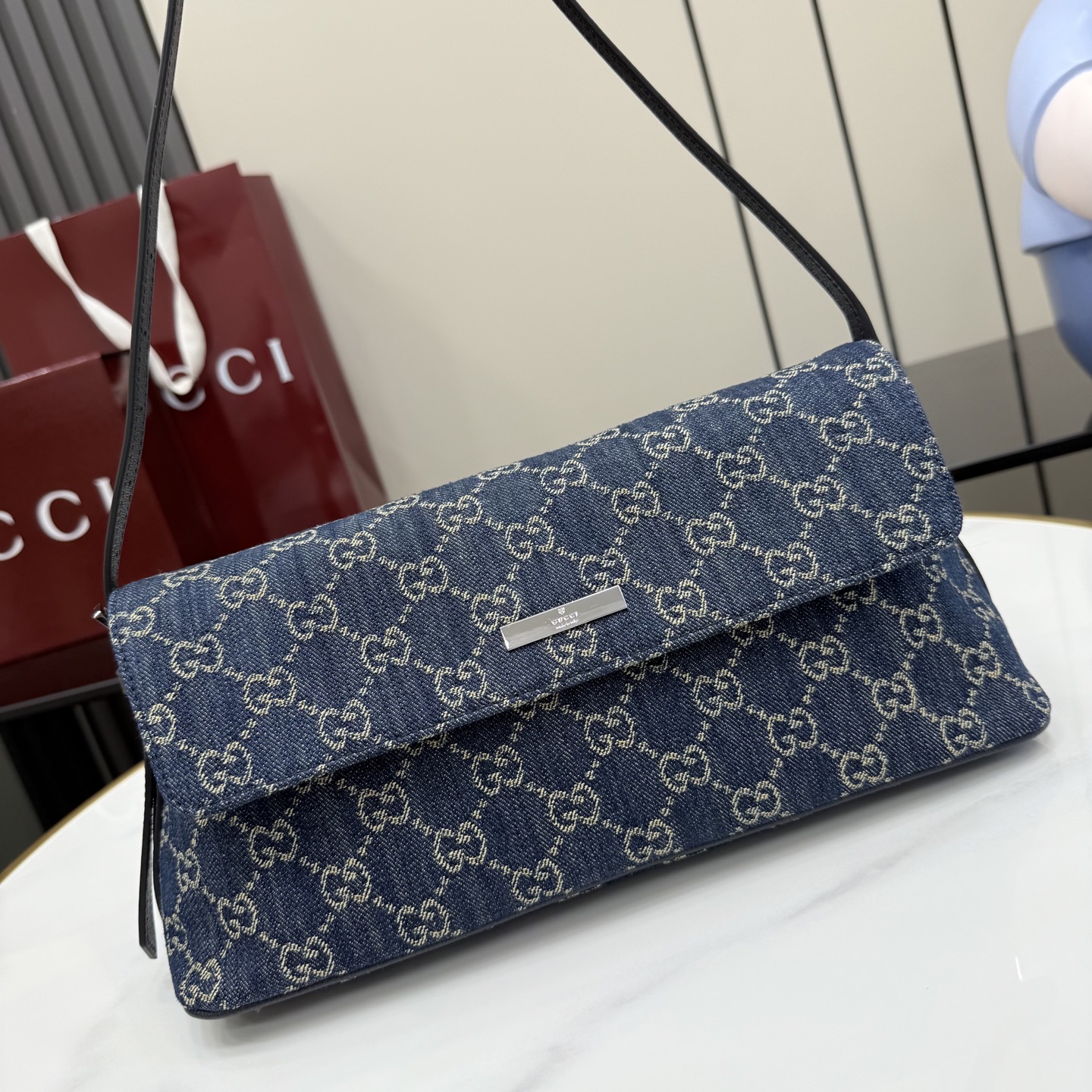 [Gucci] 구찌 (Generation) 워시드 GG 데님 숄더백 가방