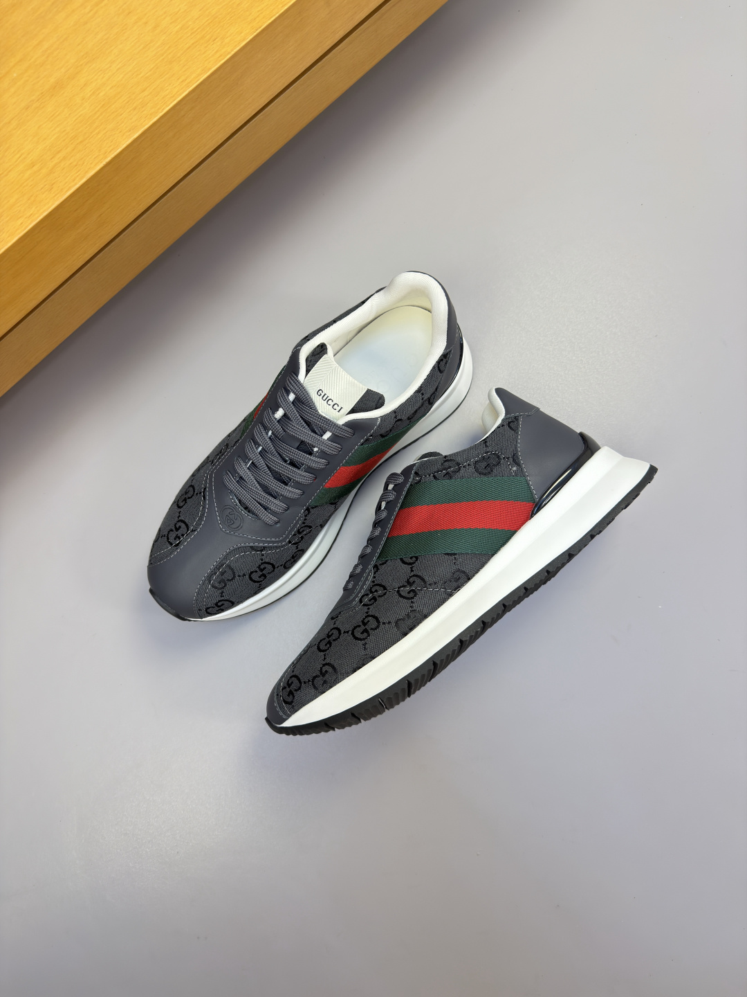 [Gucci] 구찌 프리미엄 나파 & 웹 스트라이프 콤비 스니커즈 신발