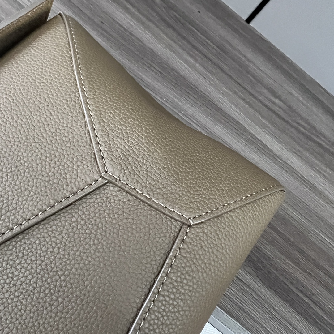 Loewe Puzzle Edge 로에베 퍼즐 라지 백 가방