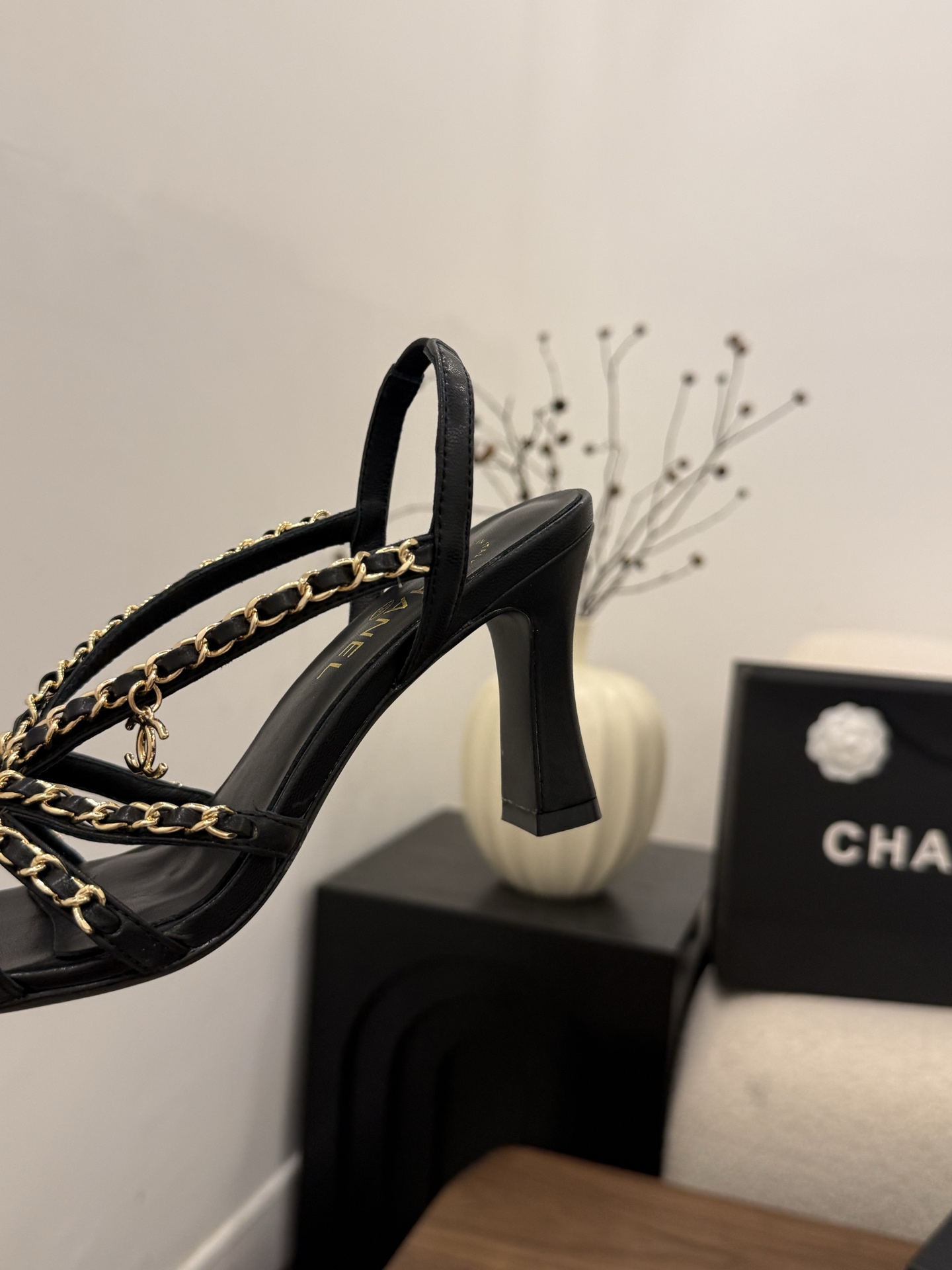 샤넬(CHANEL) 체인 스트랩 하이힐 샌들 신발