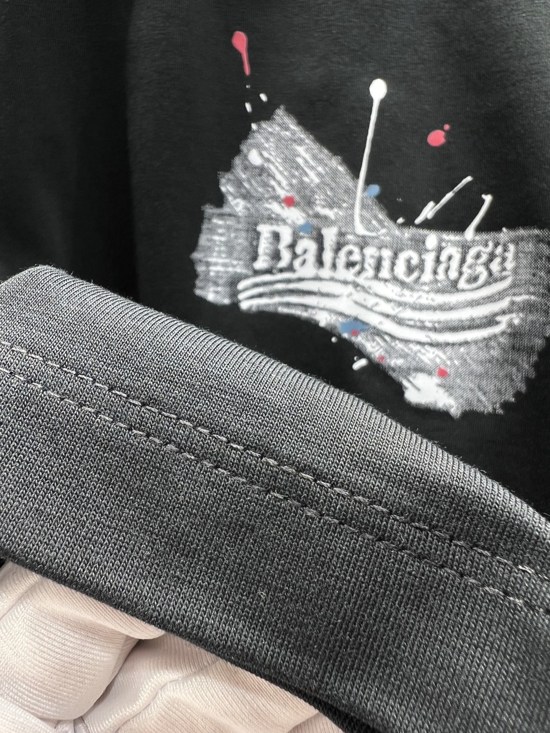 발렌시아가(BALENCIAGA) 그래피티 레터링 반팔 티셔츠 상의 의류
