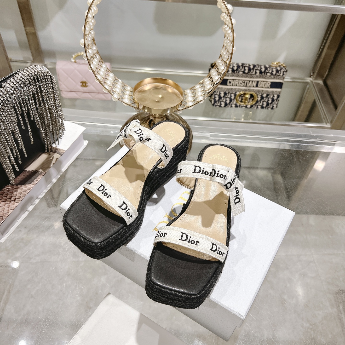 디올(DIOR) 로고 리본 더블 스트랩 플랫폼 슬리퍼 신발