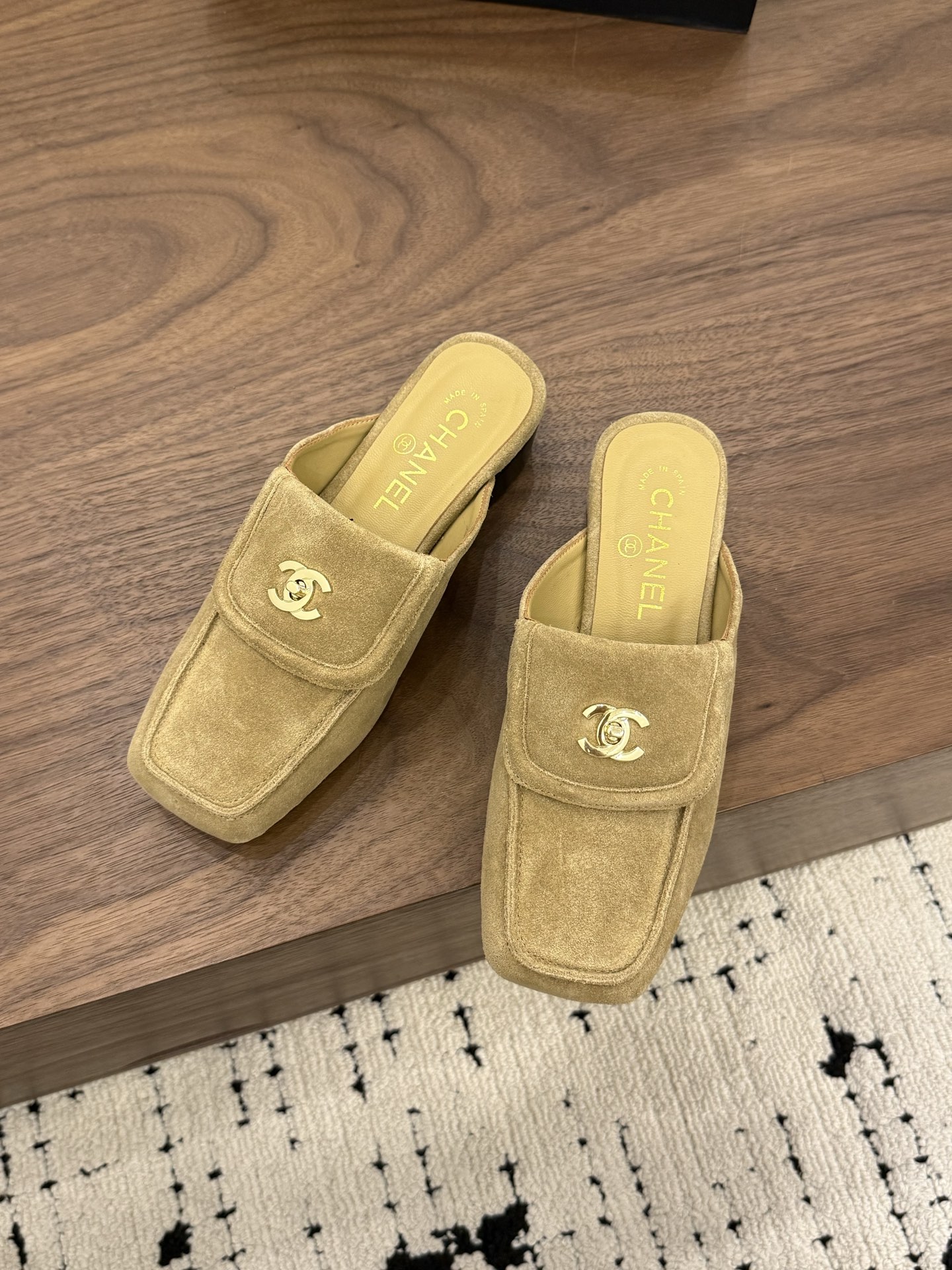 샤넬(CHANEL) 스퀘어토 미들굽 슬리퍼 신발