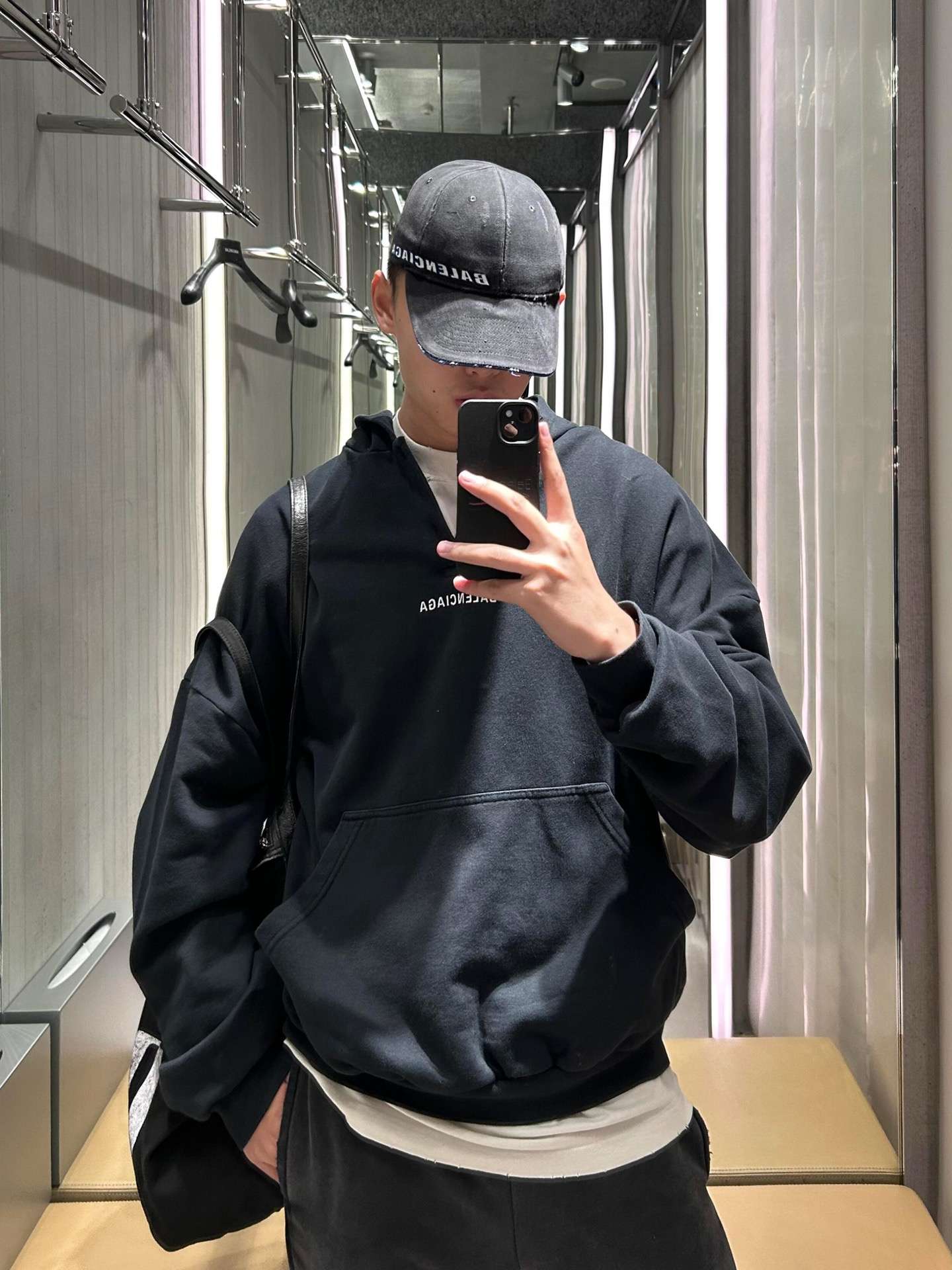 발렌시아가(BALENCIAGA) 로고 자수 오버핏 후드 상의 의류