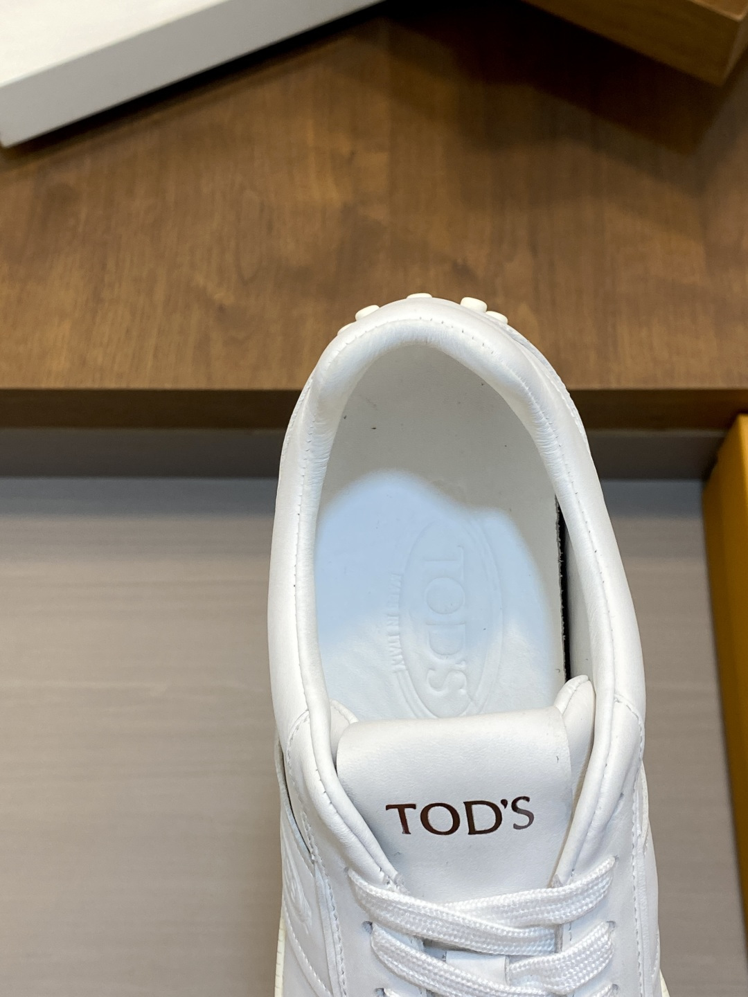 [Tod's] 토즈 맨즈 레더 드라이빙 로퍼 / 페니 뮬 스니커즈 신발 복제