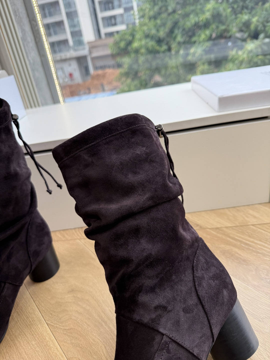 메종 마르지엘라(Maison Margiela) 타비 스웨이드 미들 부츠 신발
